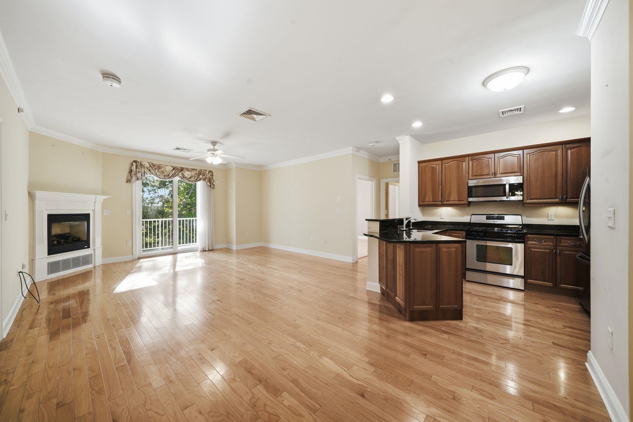 160 Daniel Webster Hw #315, Nashua, NH 03060