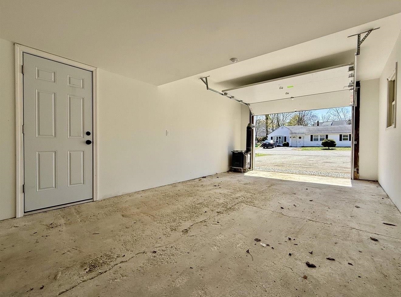 212 Holly Ln, Portsmouth, NH 03801