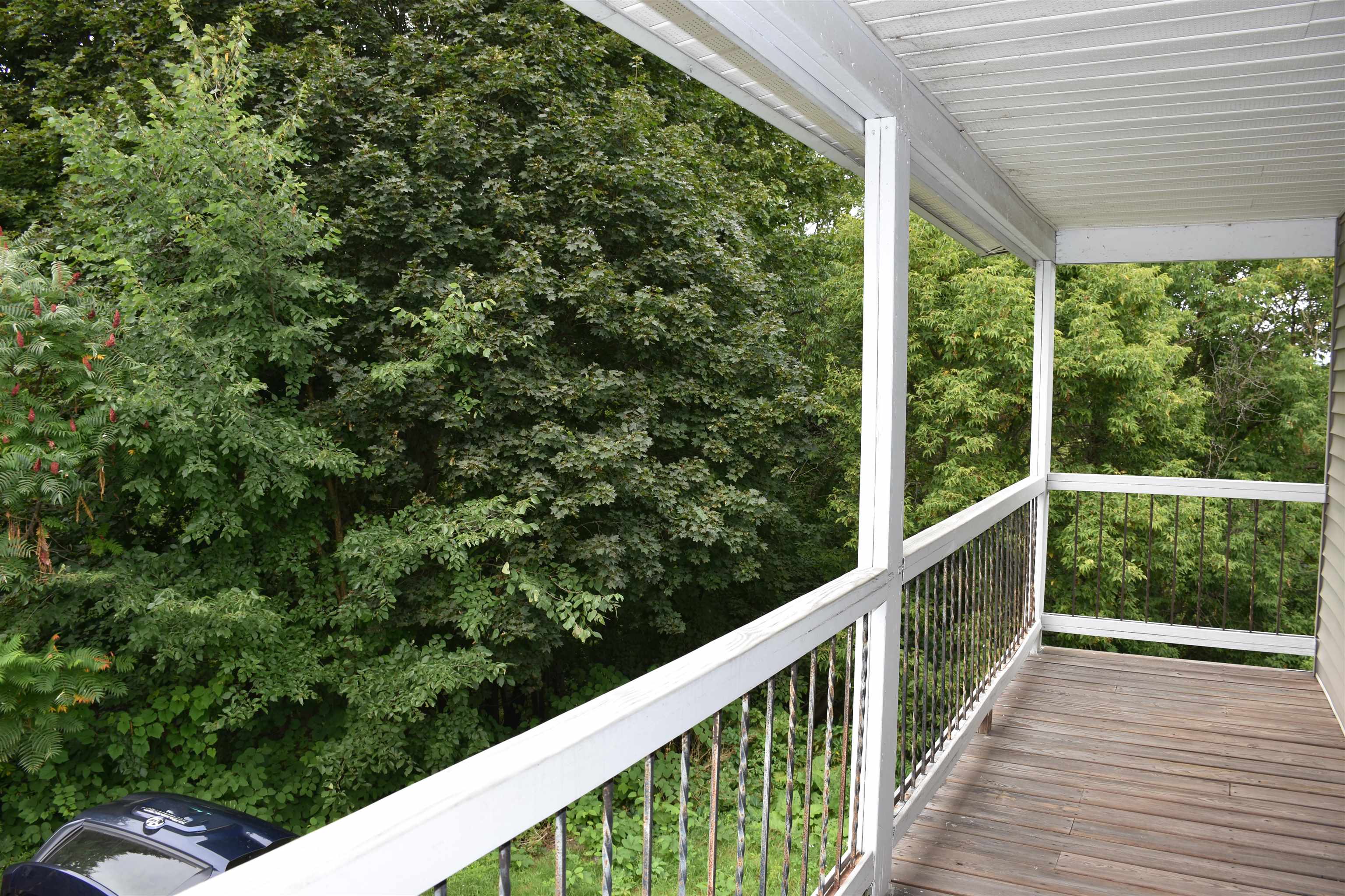 Covered second story balcony/porch