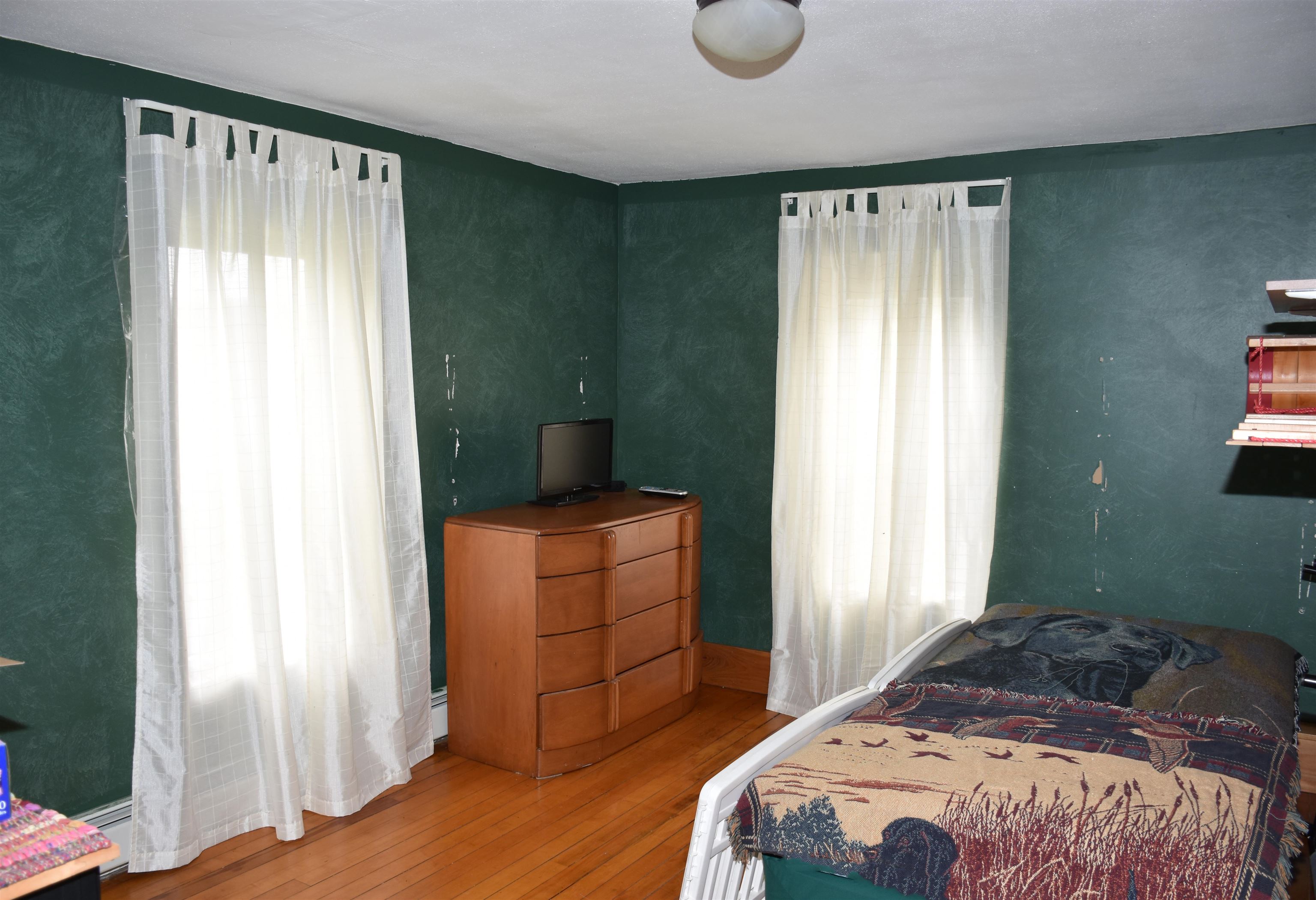Second bedroom