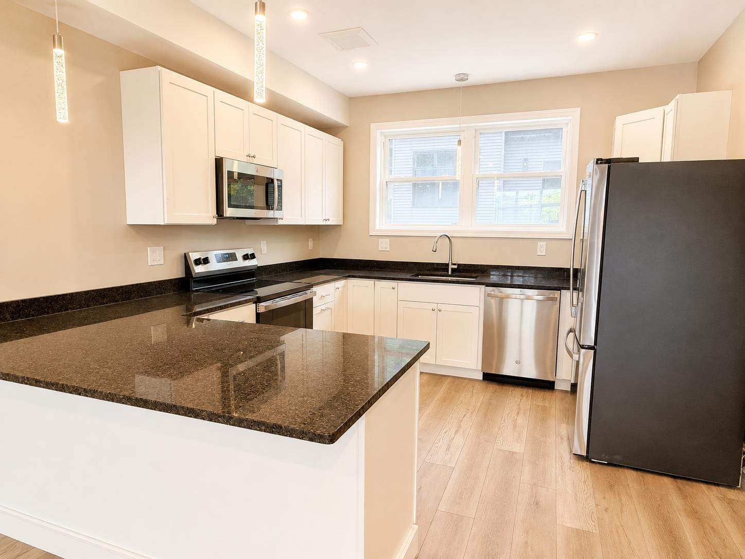 12 Cobblestone Ct #3, Laconia, NH 03246