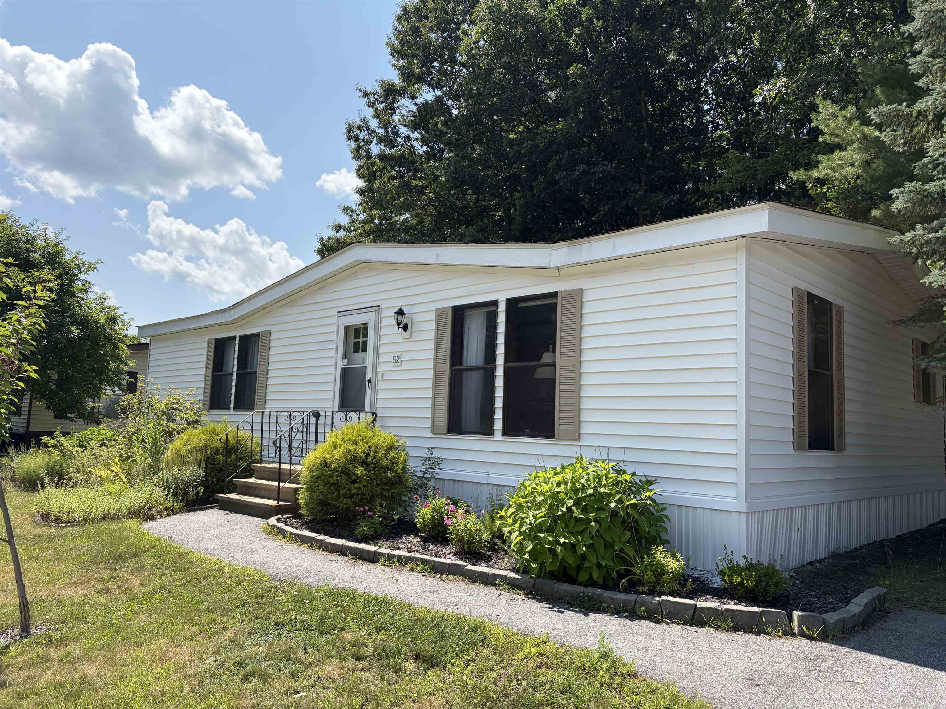 3rd image of 52 Monadnock Dr, Rochester, NH 03867 | MLS# 5106359