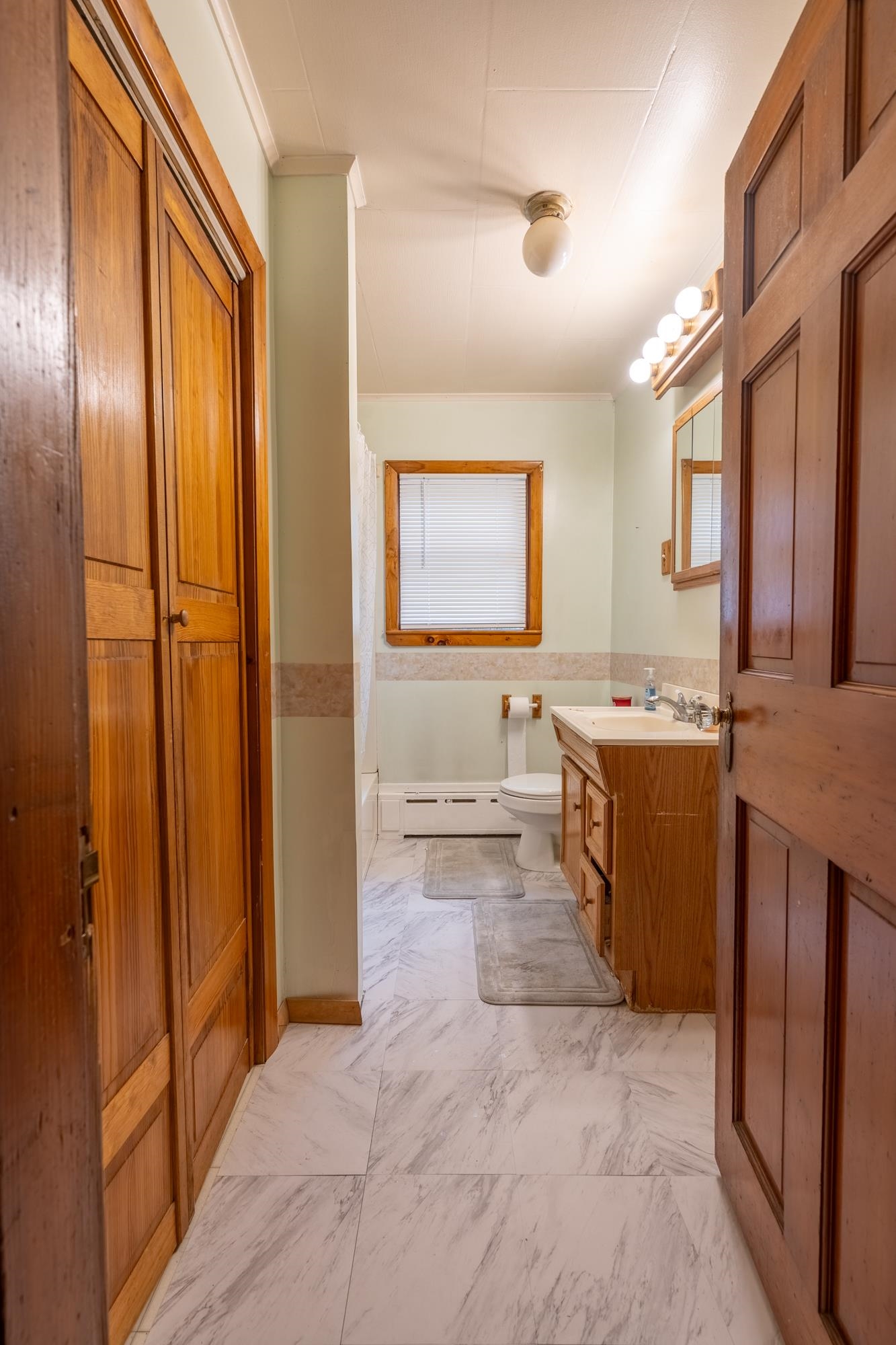 90 W High St, Somersworth, NH 03878