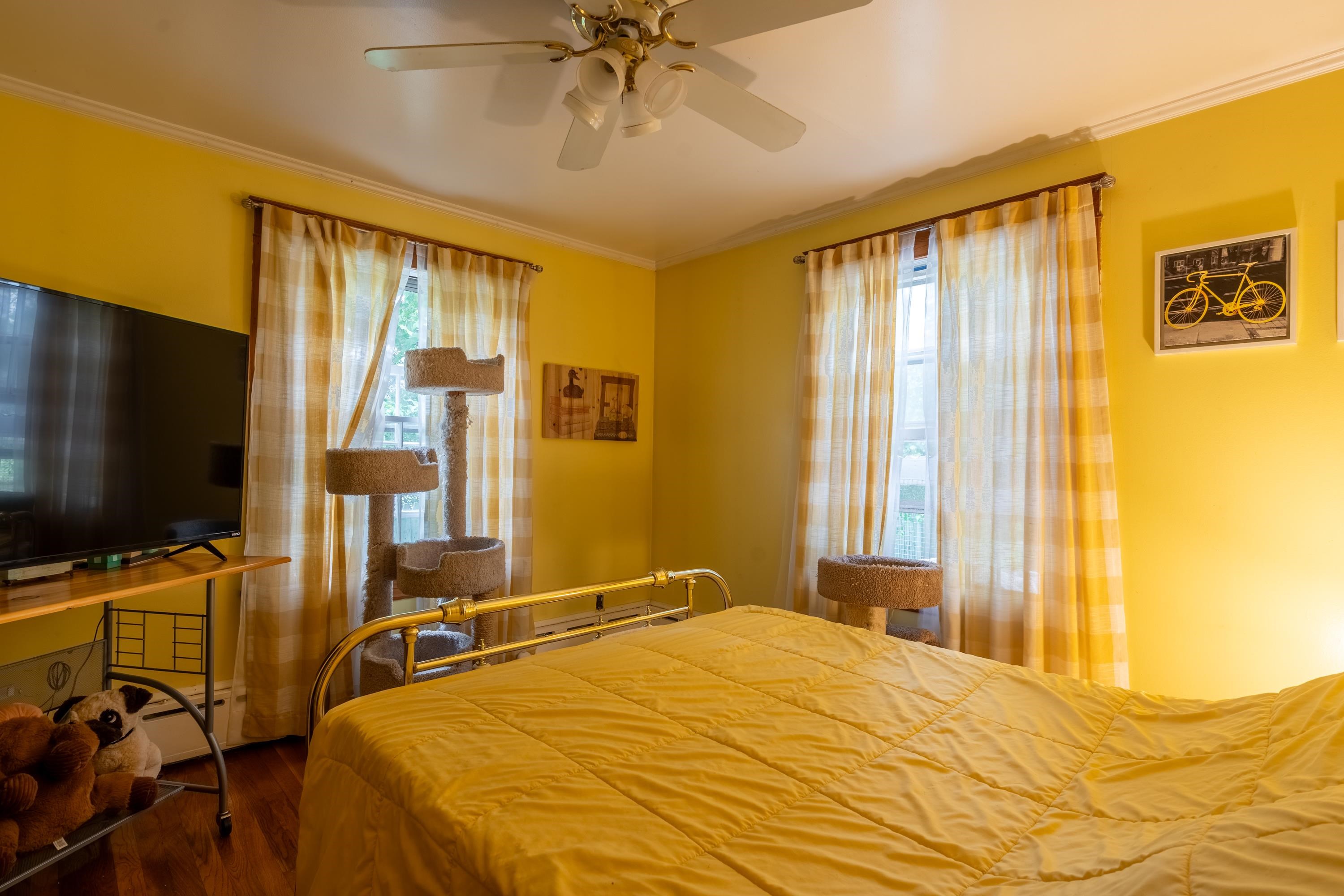 90 W High St, Somersworth, NH 03878