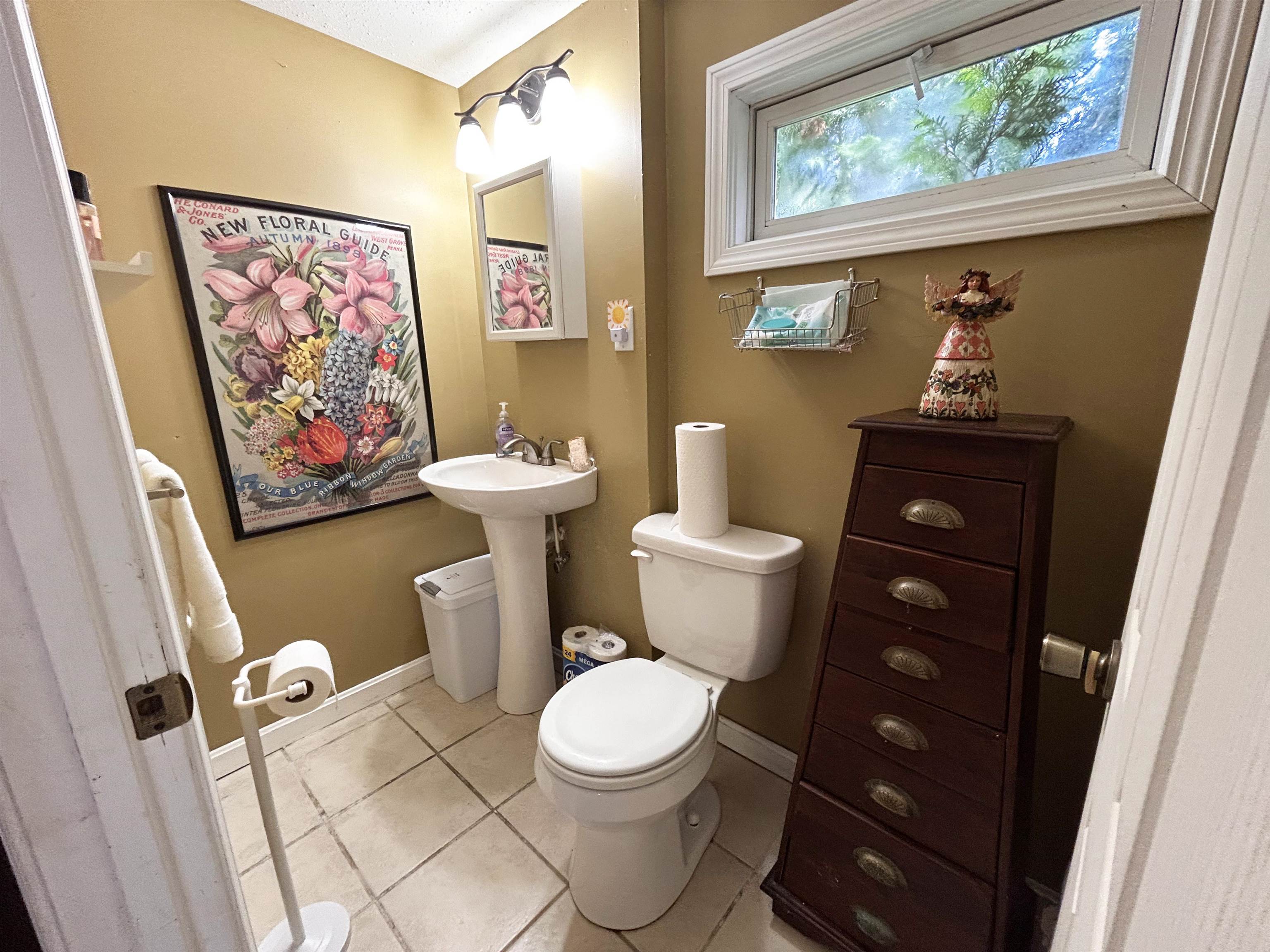 84 Hilton Ave, Exeter, NH 03833