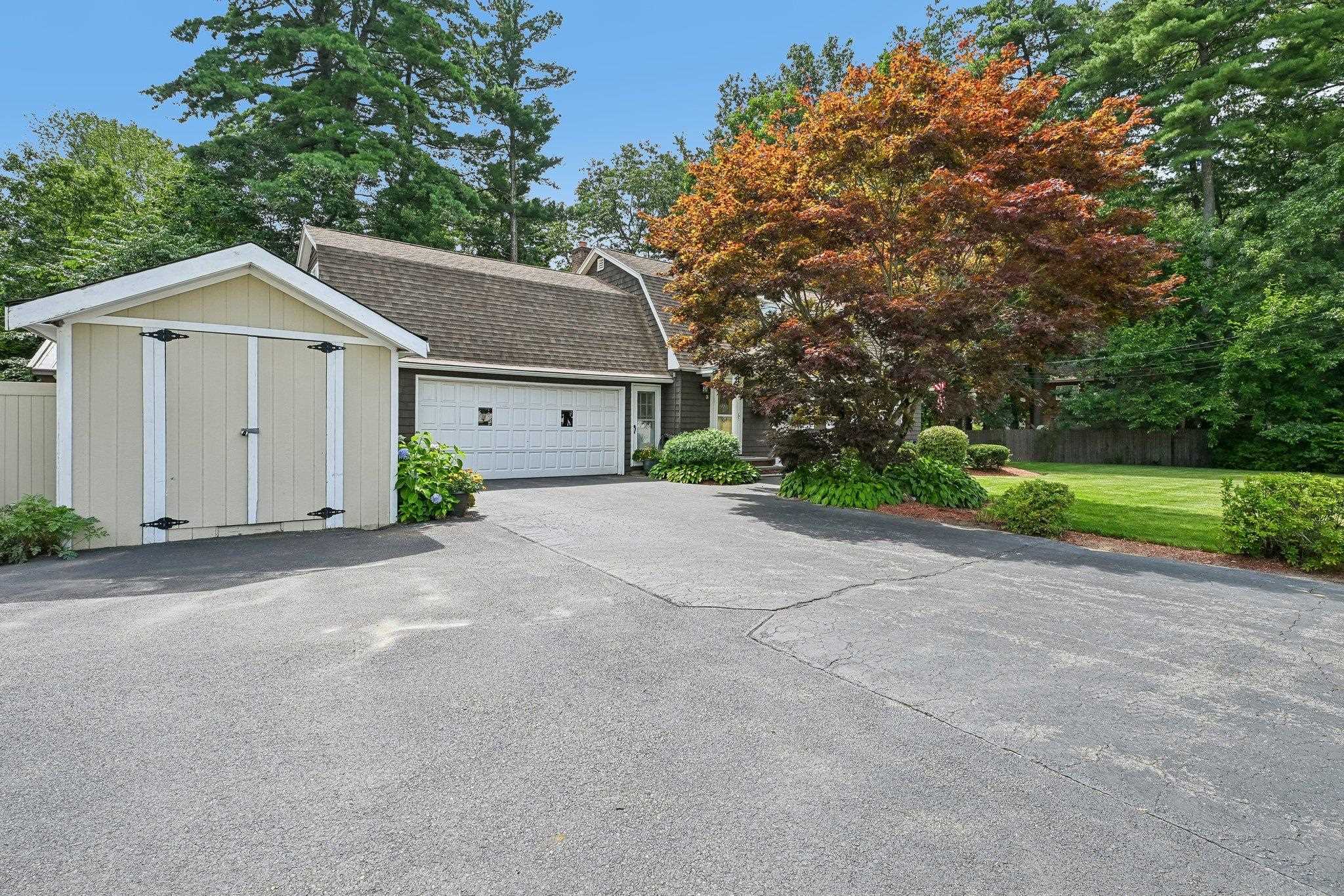 3 Whip Poor Will Dr, Hudson, NH 03051