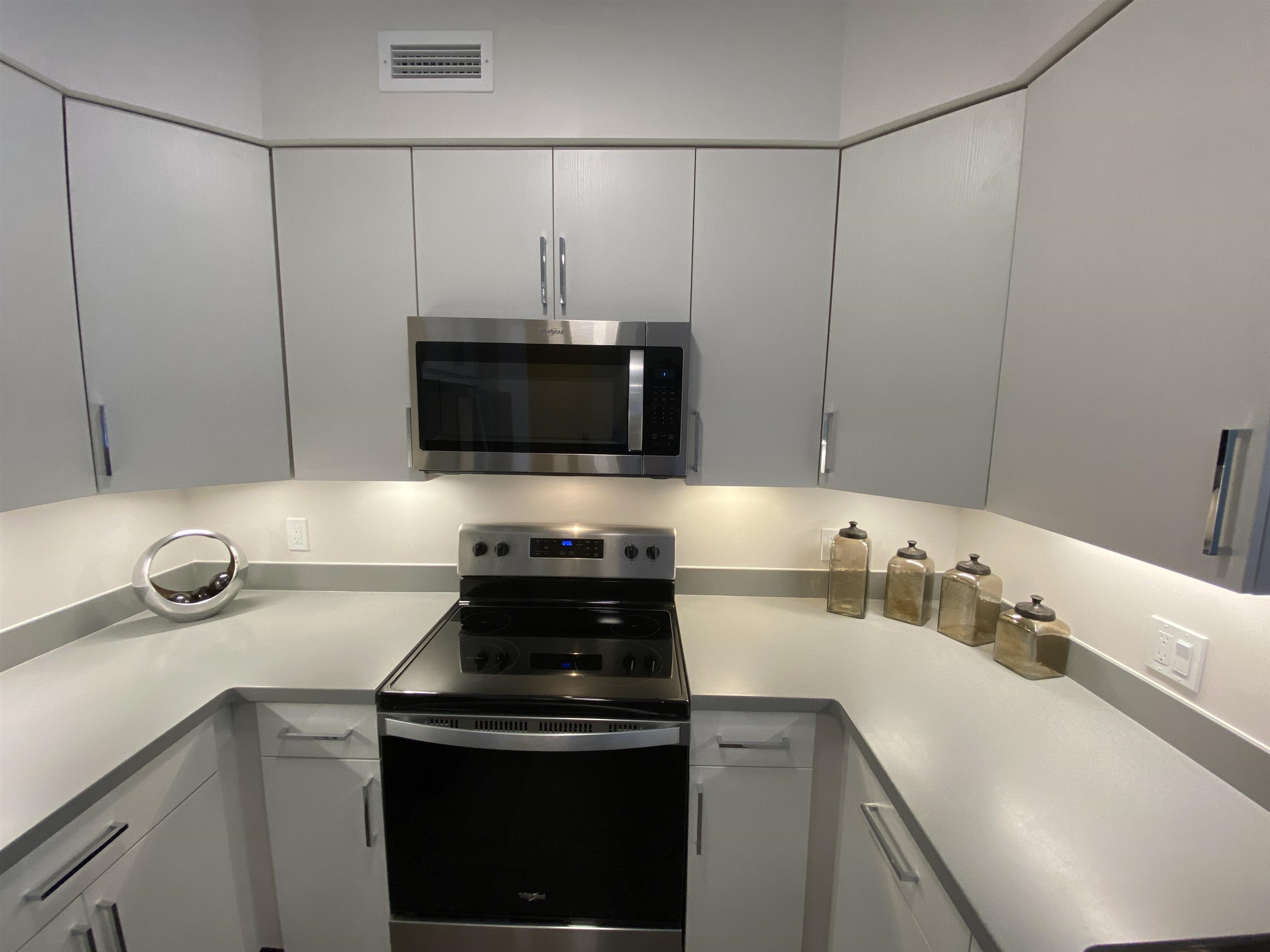 409 Elm St #619, Manchester, NH 03101