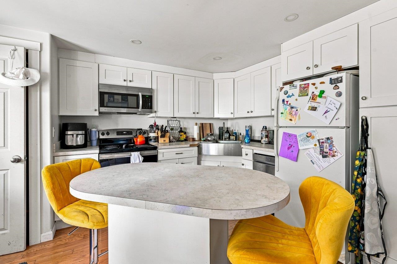 777 Middle Rd #6, Portsmouth, NH 03801