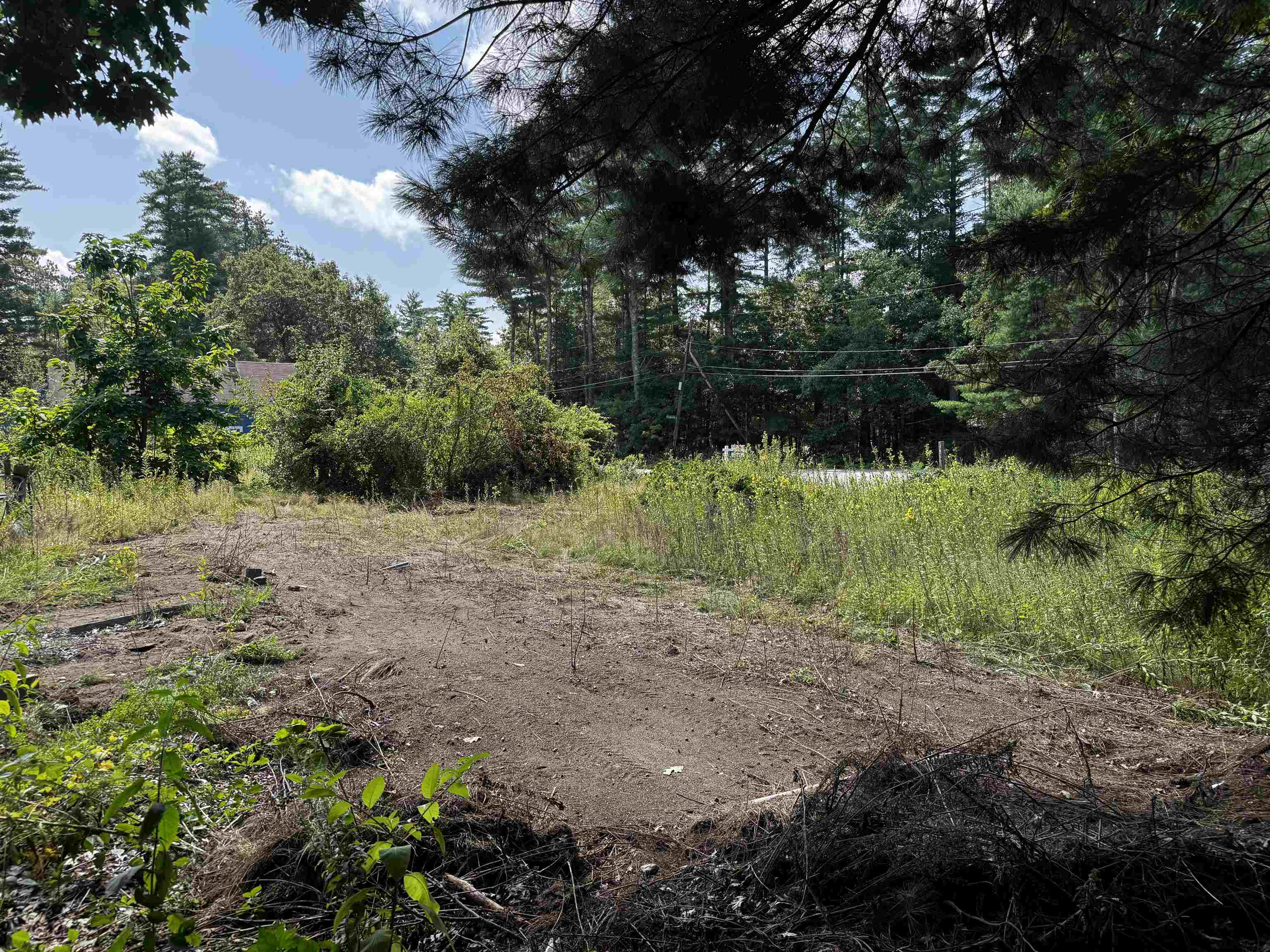 143 Bedford Rd, Merrimack, NH 03054