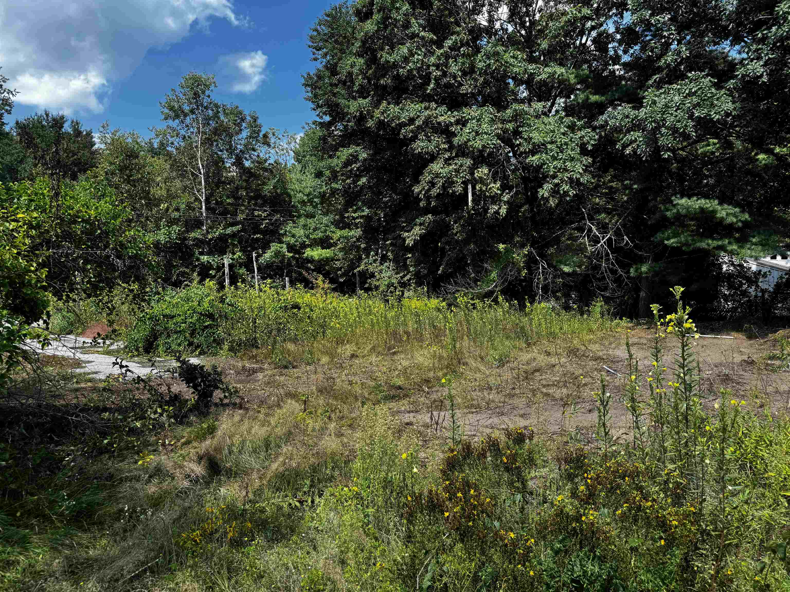 143 Bedford Rd, Merrimack, NH 03054