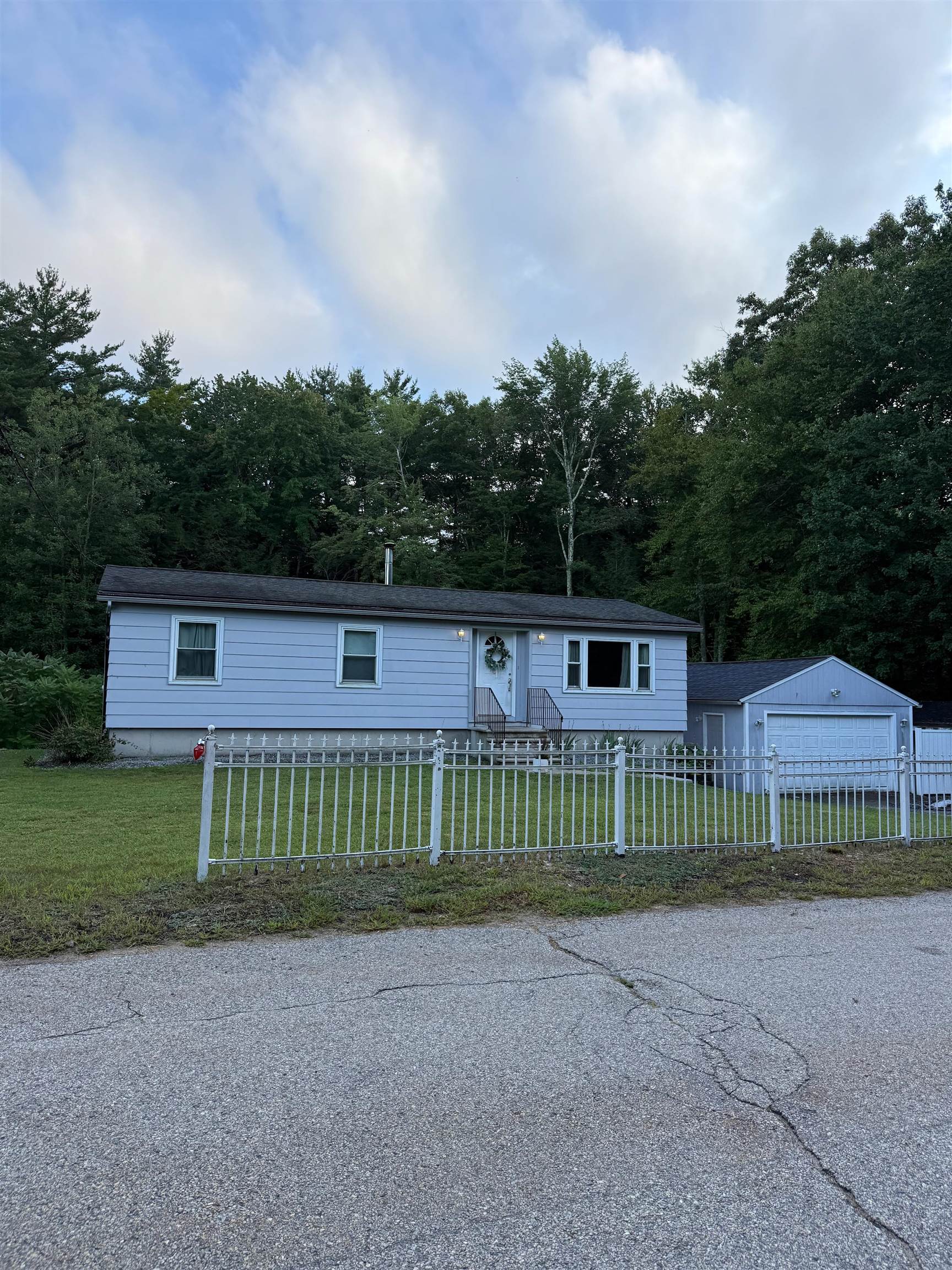 26 Brian St, Sandown, NH 03873