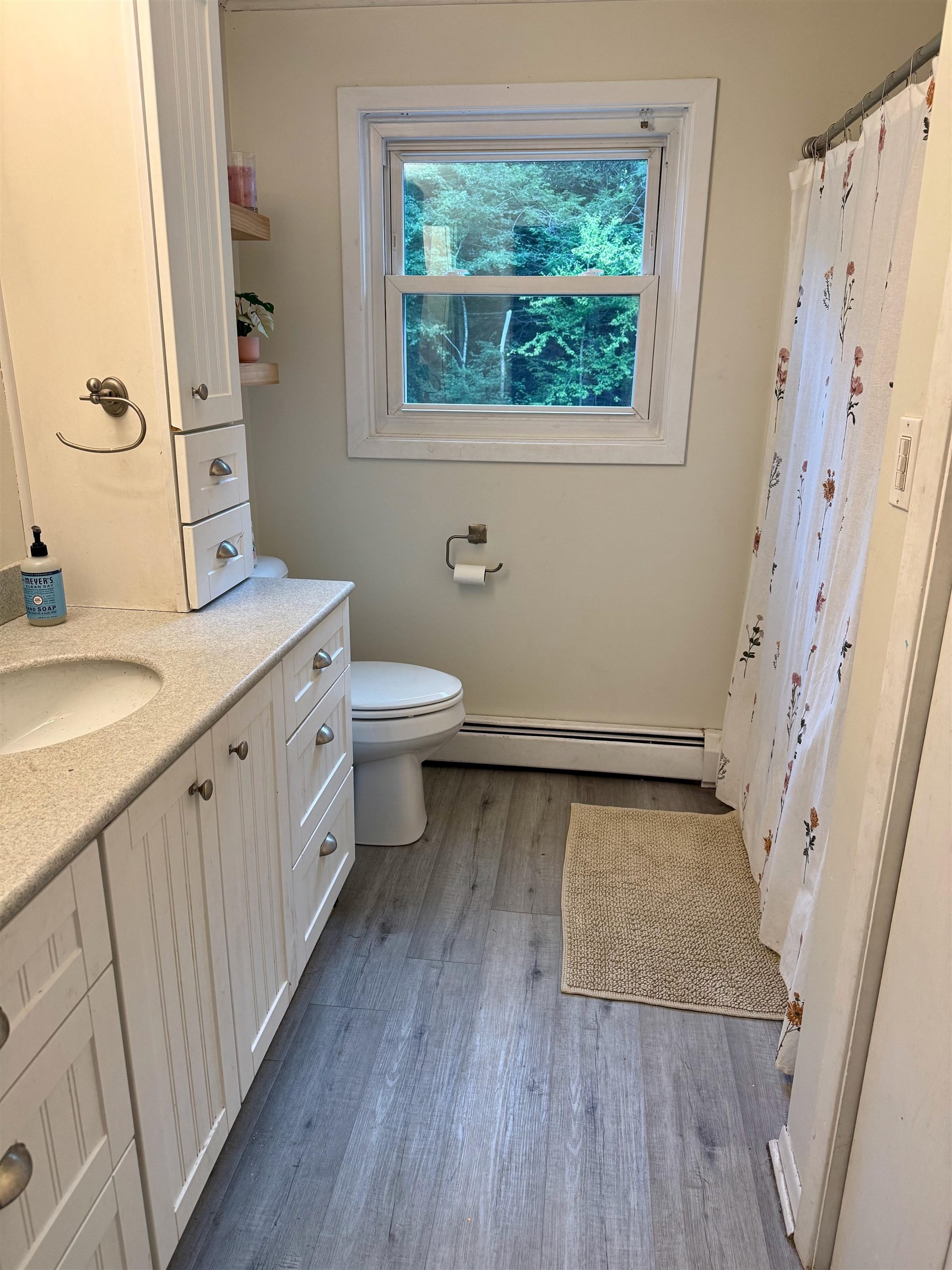 26 Brian St, Sandown, NH 03873
