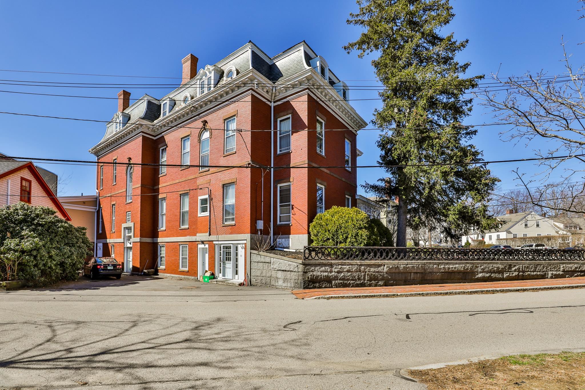 241 Middle St #6, Portsmouth, NH 03801