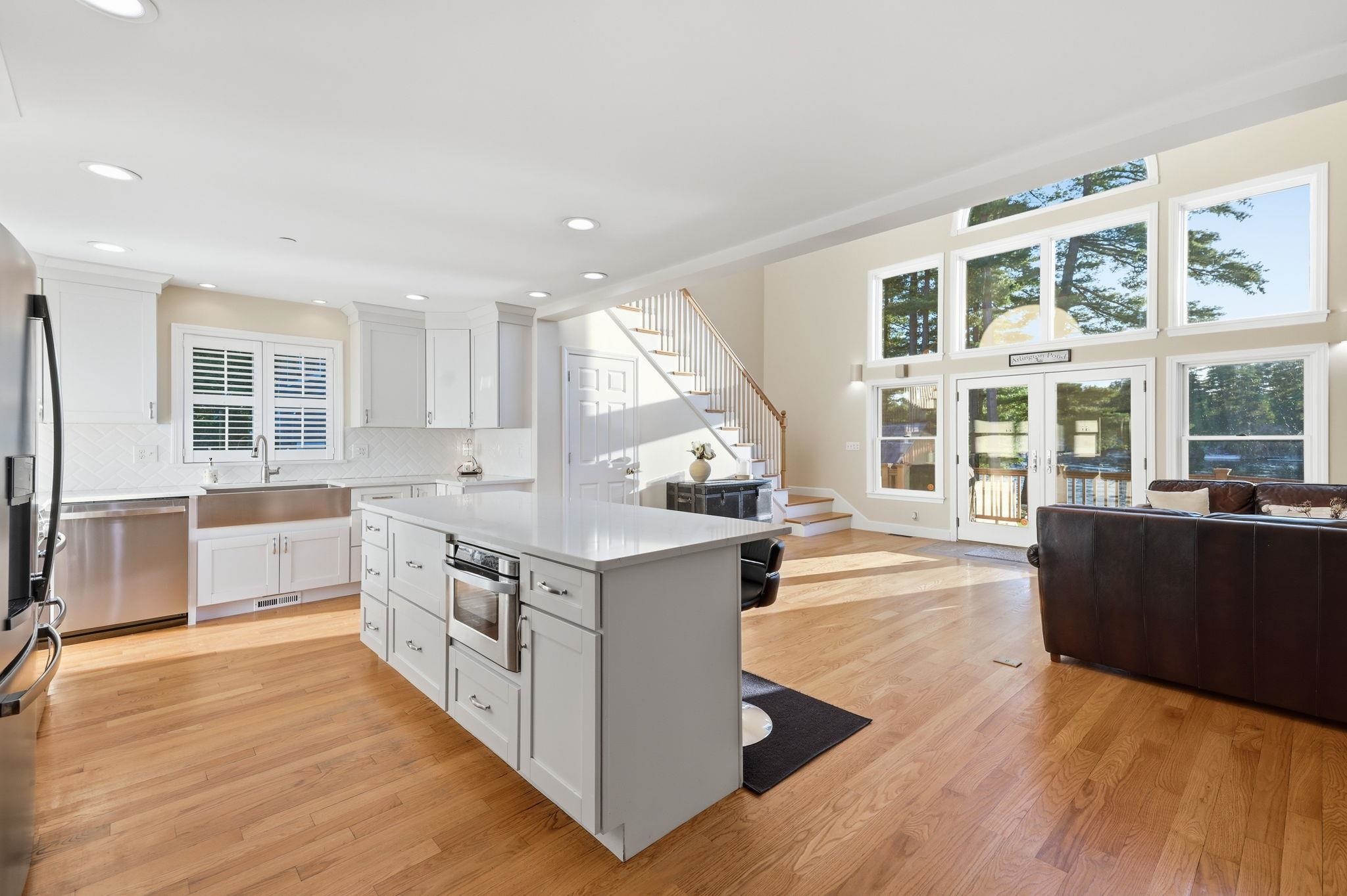 45 Ball Ave, Salem, NH 03079
