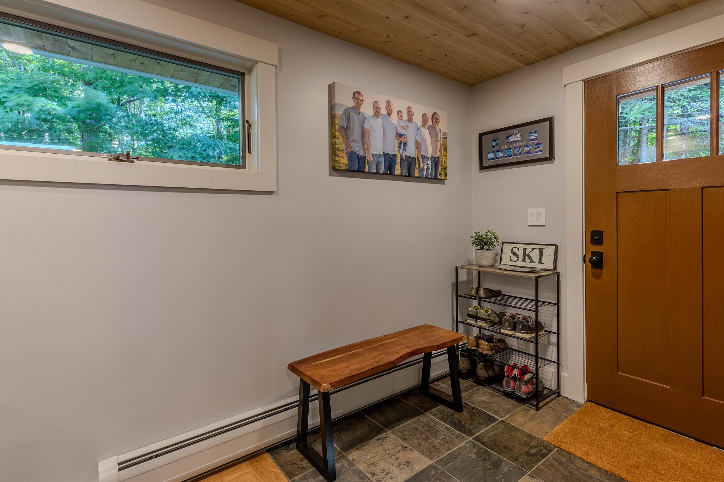 Side Foyer