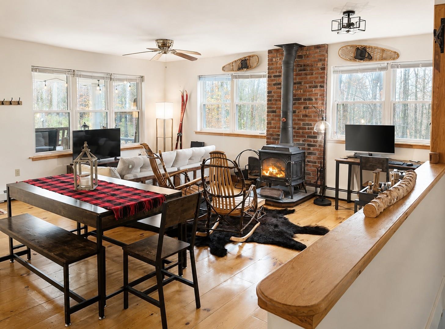 Seller Photo w/ Furnishings