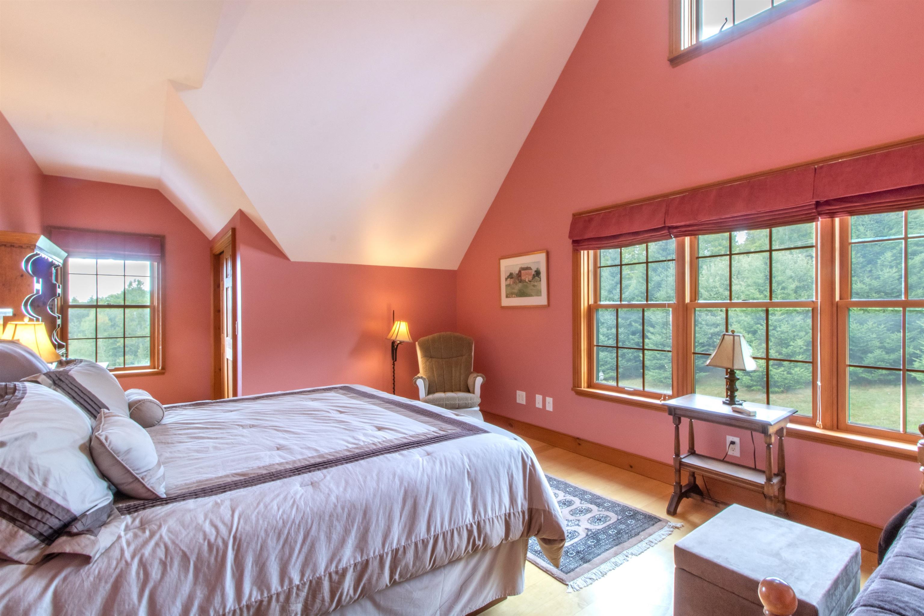 2nd upstairs bedroom with vaulted ceiling