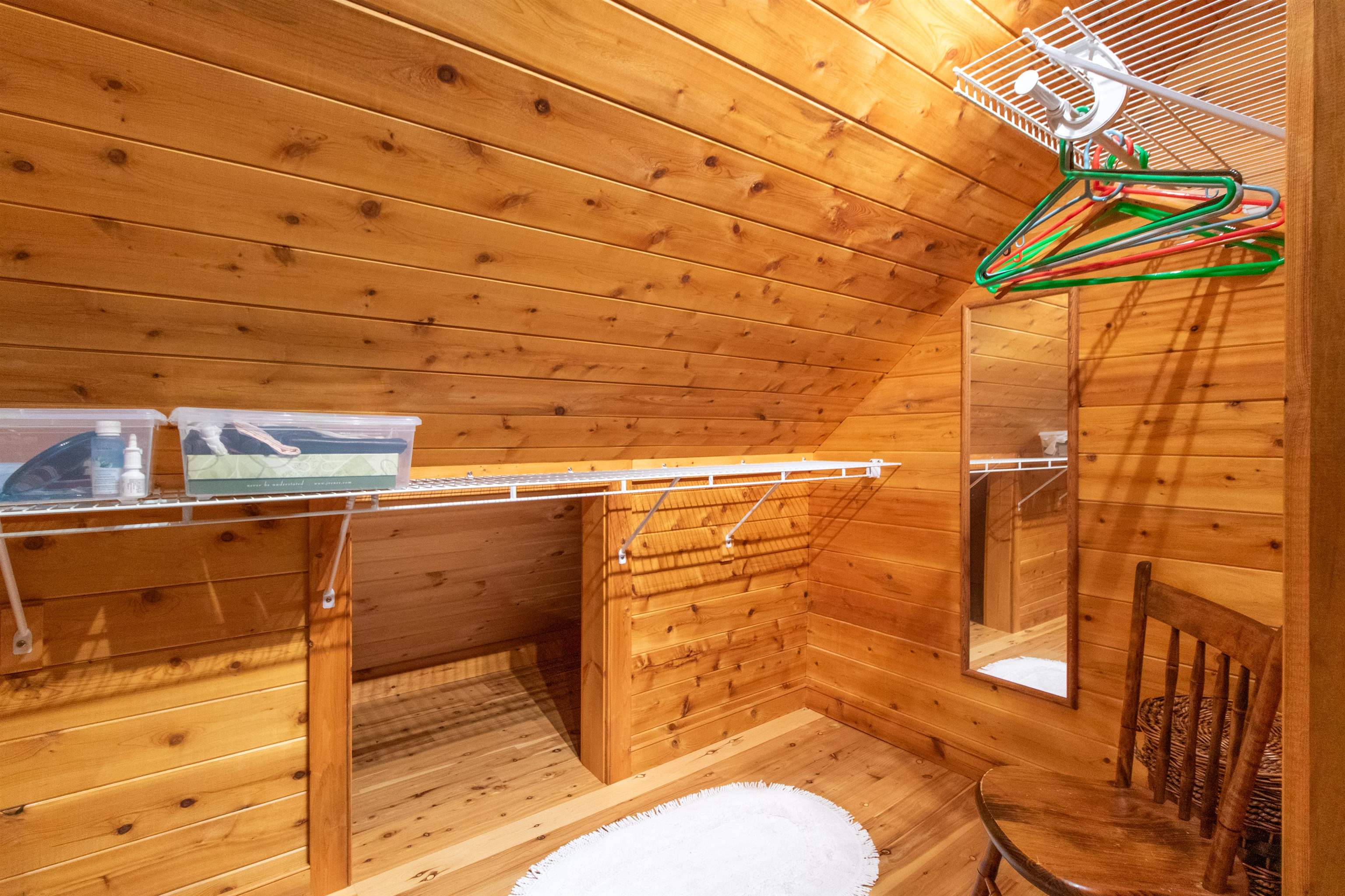 2 master walk-in closets