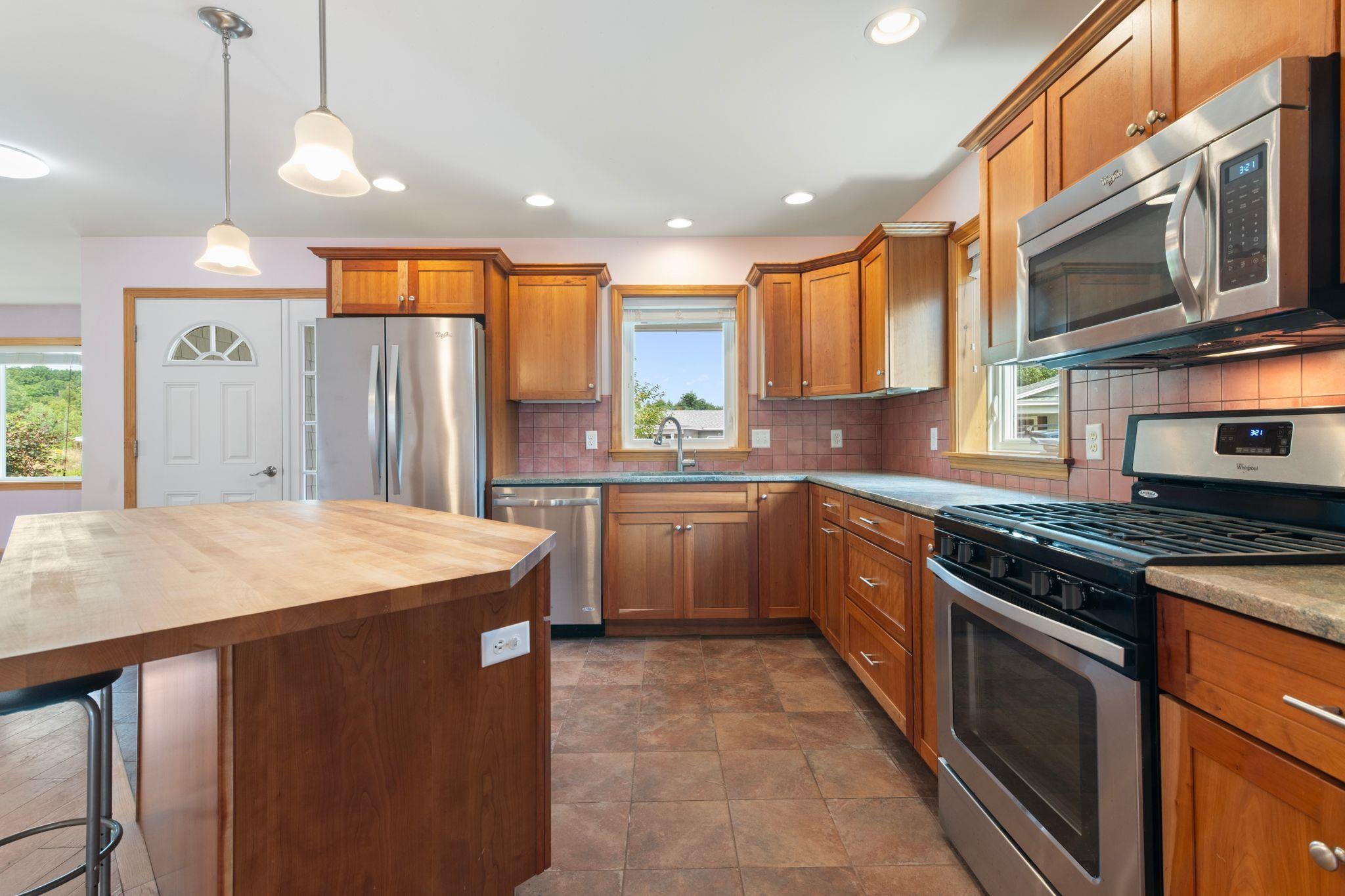 3rd image of 162 Buttonwood Dr, Brattleboro, VT 05301 | MLS# 5106580