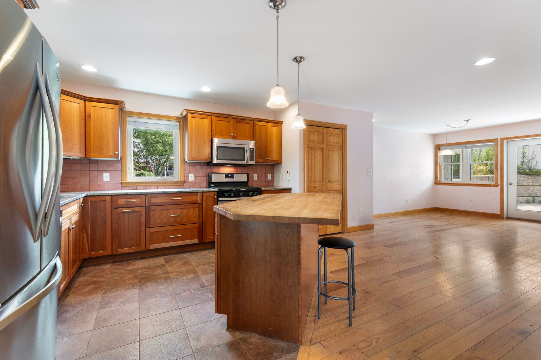 4th image of 162 Buttonwood Dr, Brattleboro, VT 05301 | MLS# 5106580