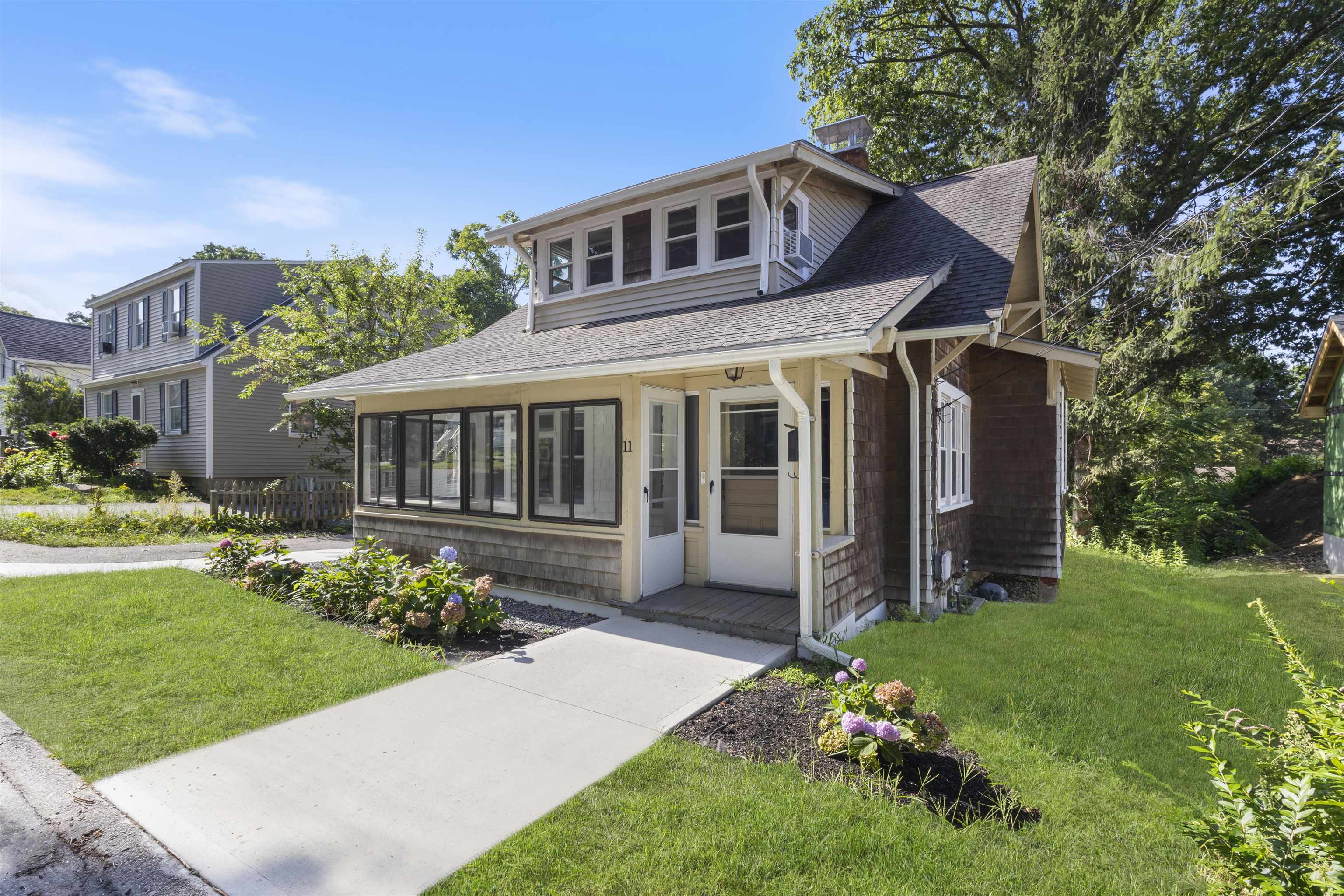 2nd image of 11 Prospect St, Exeter, NH 03833 | MLS# 5106596