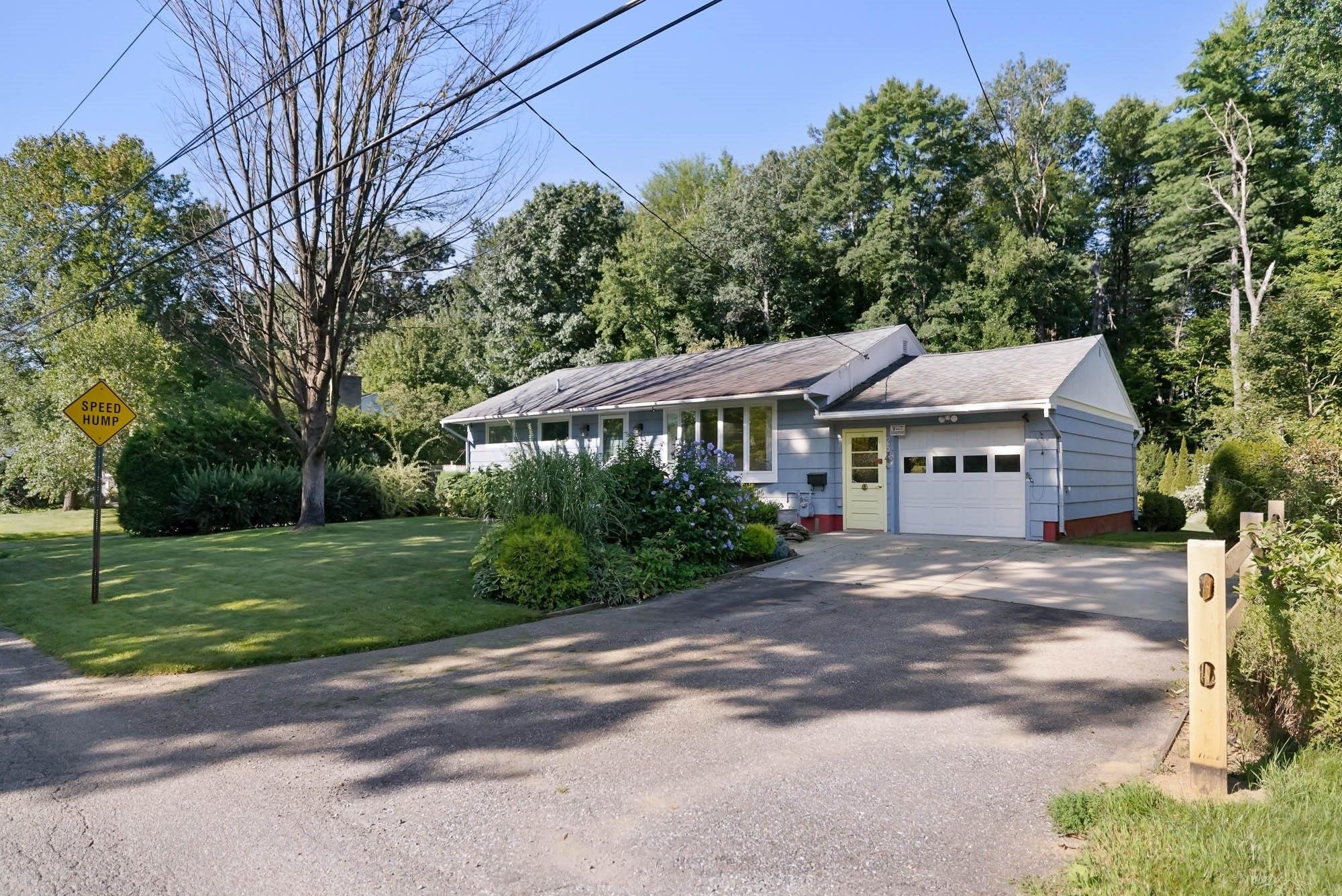 2nd image of 25 Mills Ave, South Burlington, VT 05403 | MLS# 5106605