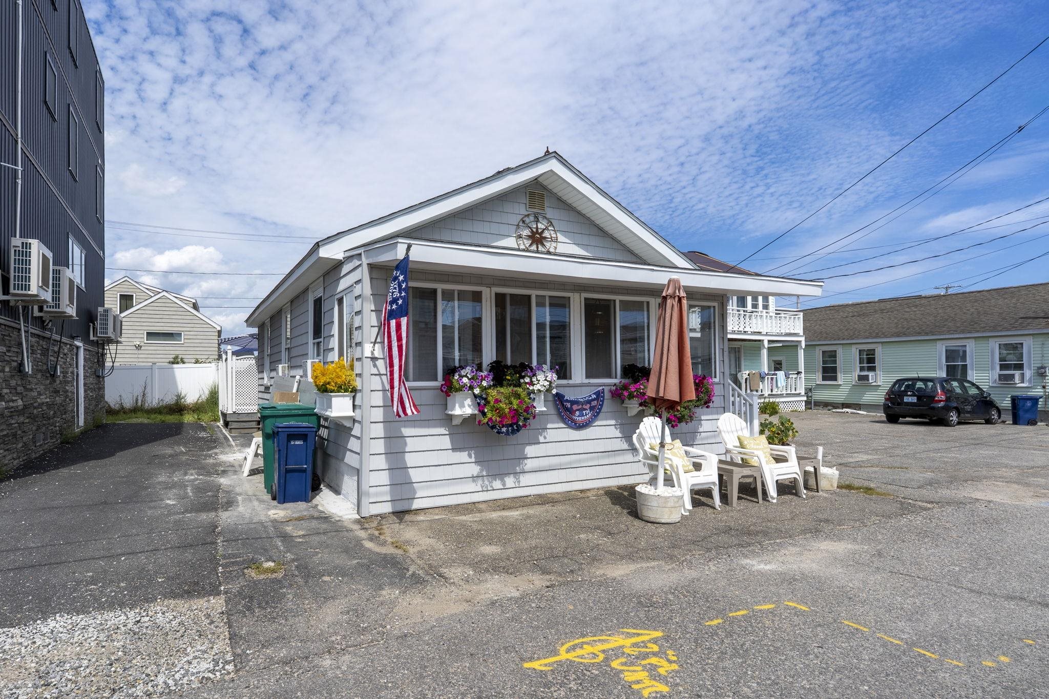 2nd image of 14 Manchester St #1, Hampton, NH 03842 | MLS# 5106627