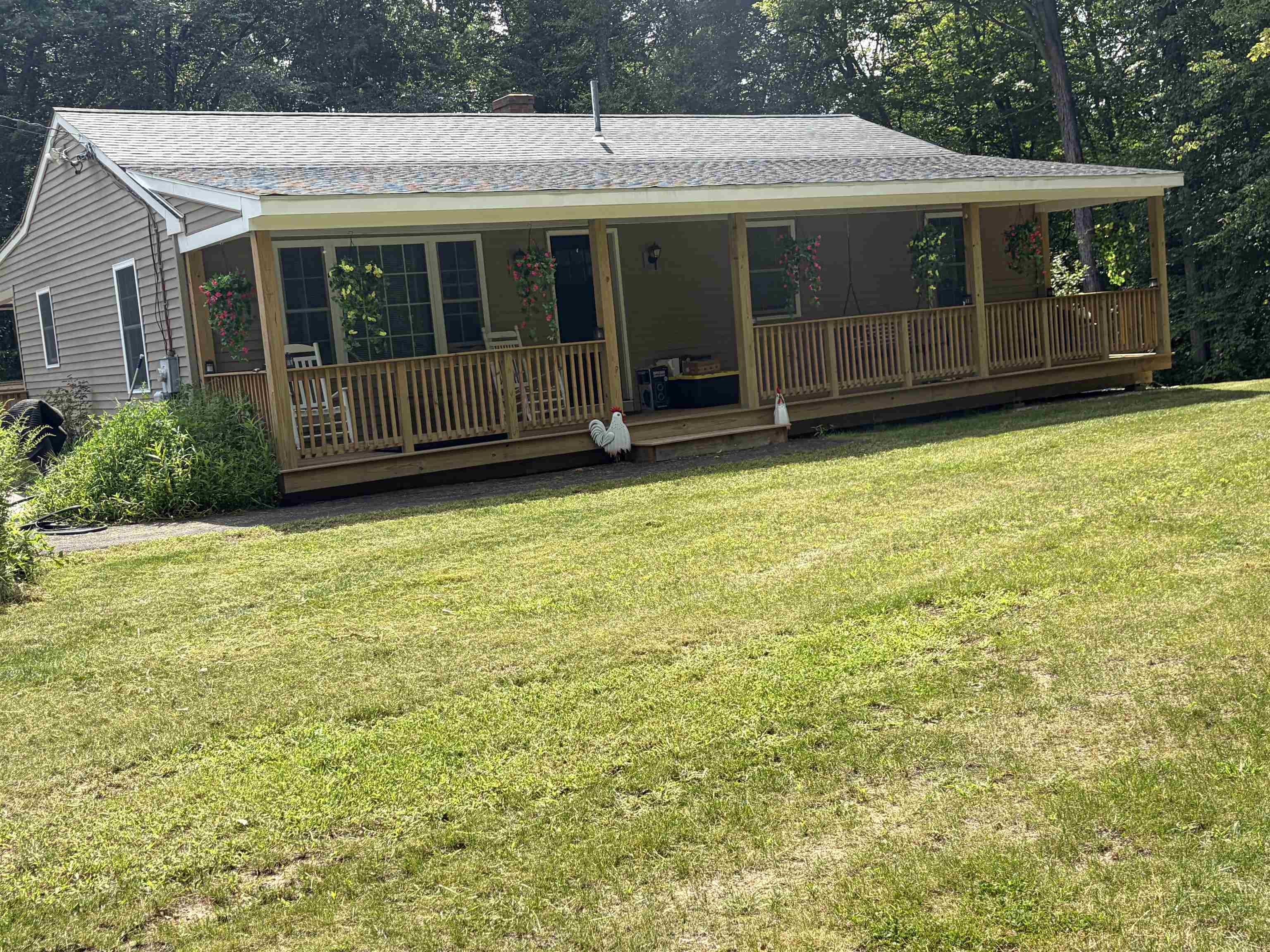 7017 Pleasant St, Loudon, NH 03307
