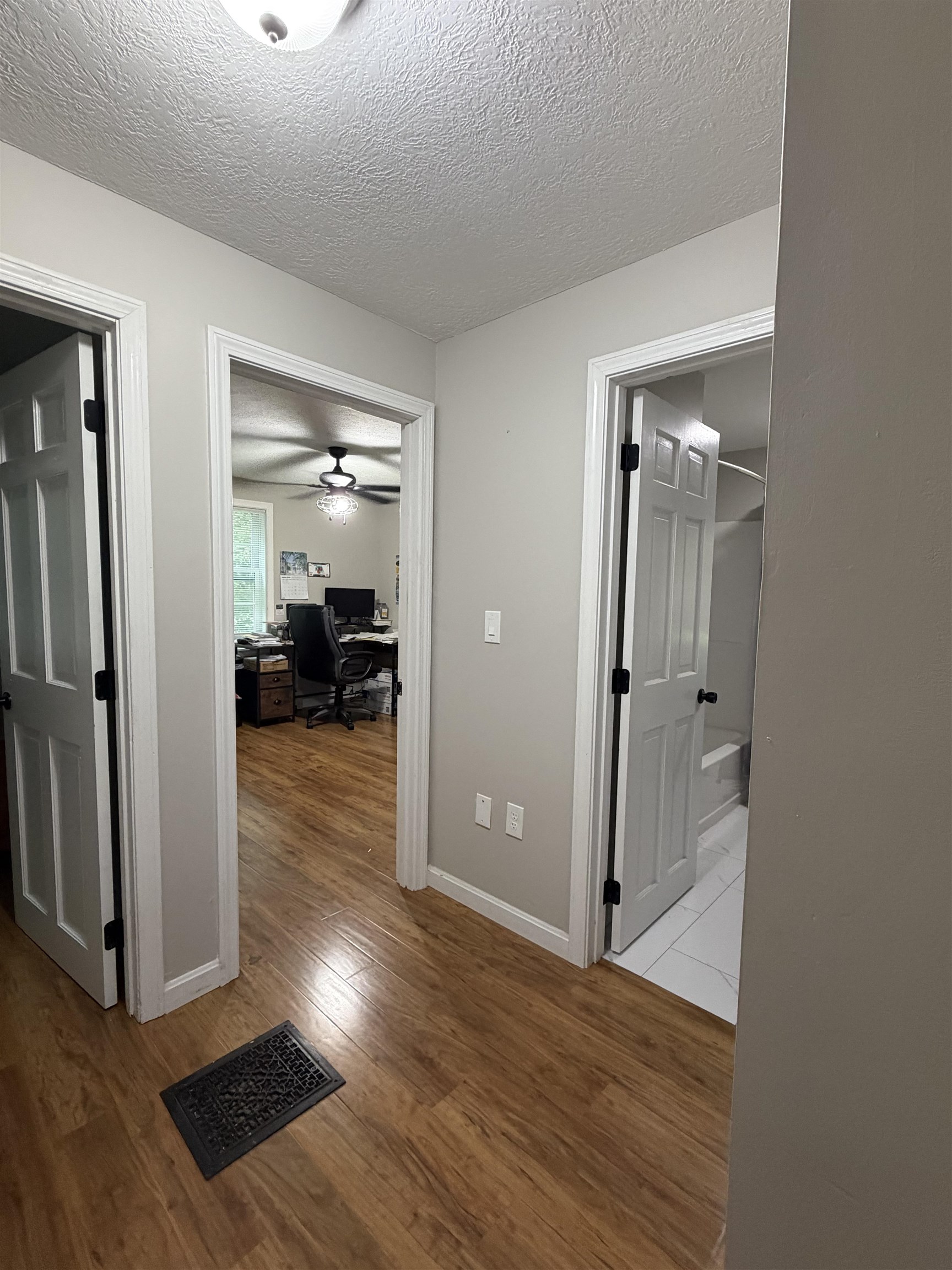 7017 Pleasant St, Loudon, NH 03307