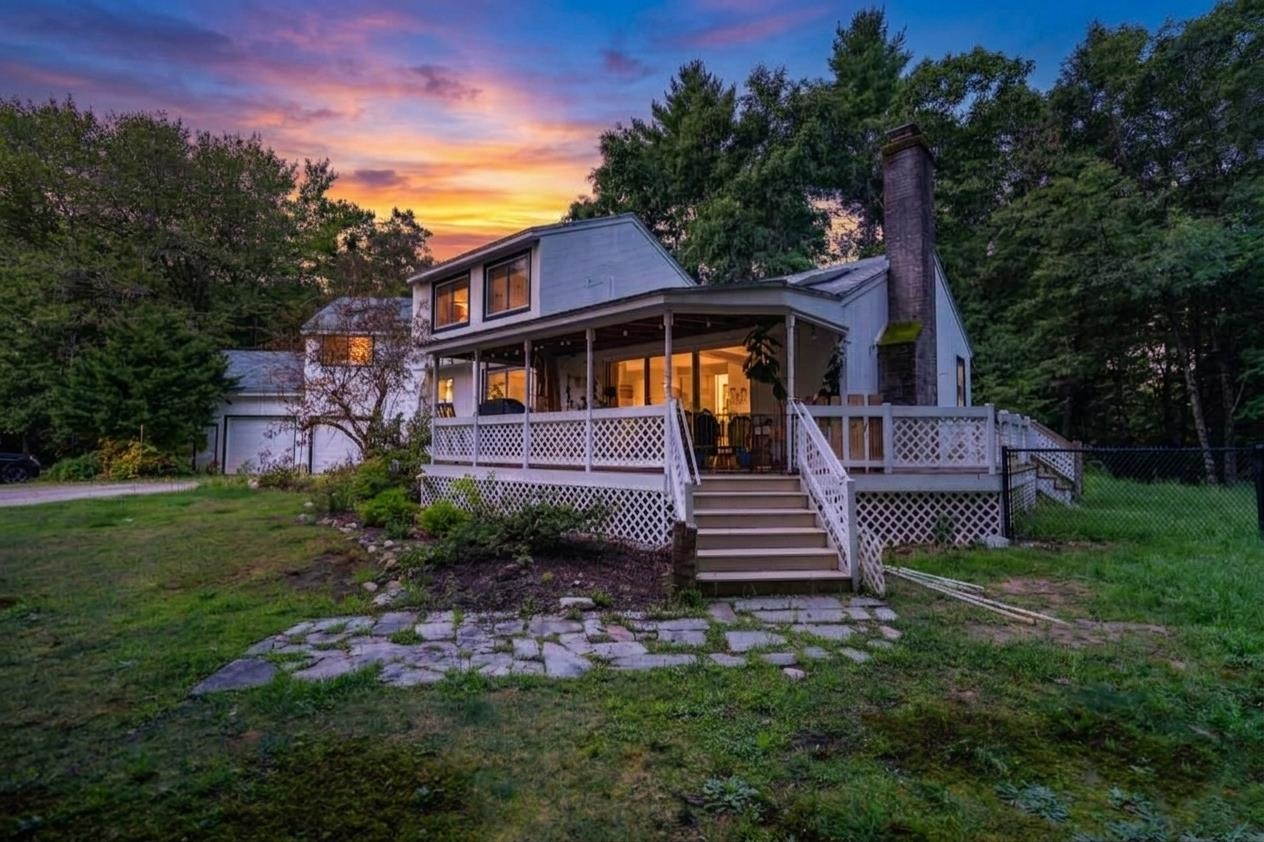 39 Portage Rd, Goffstown, NH 03045