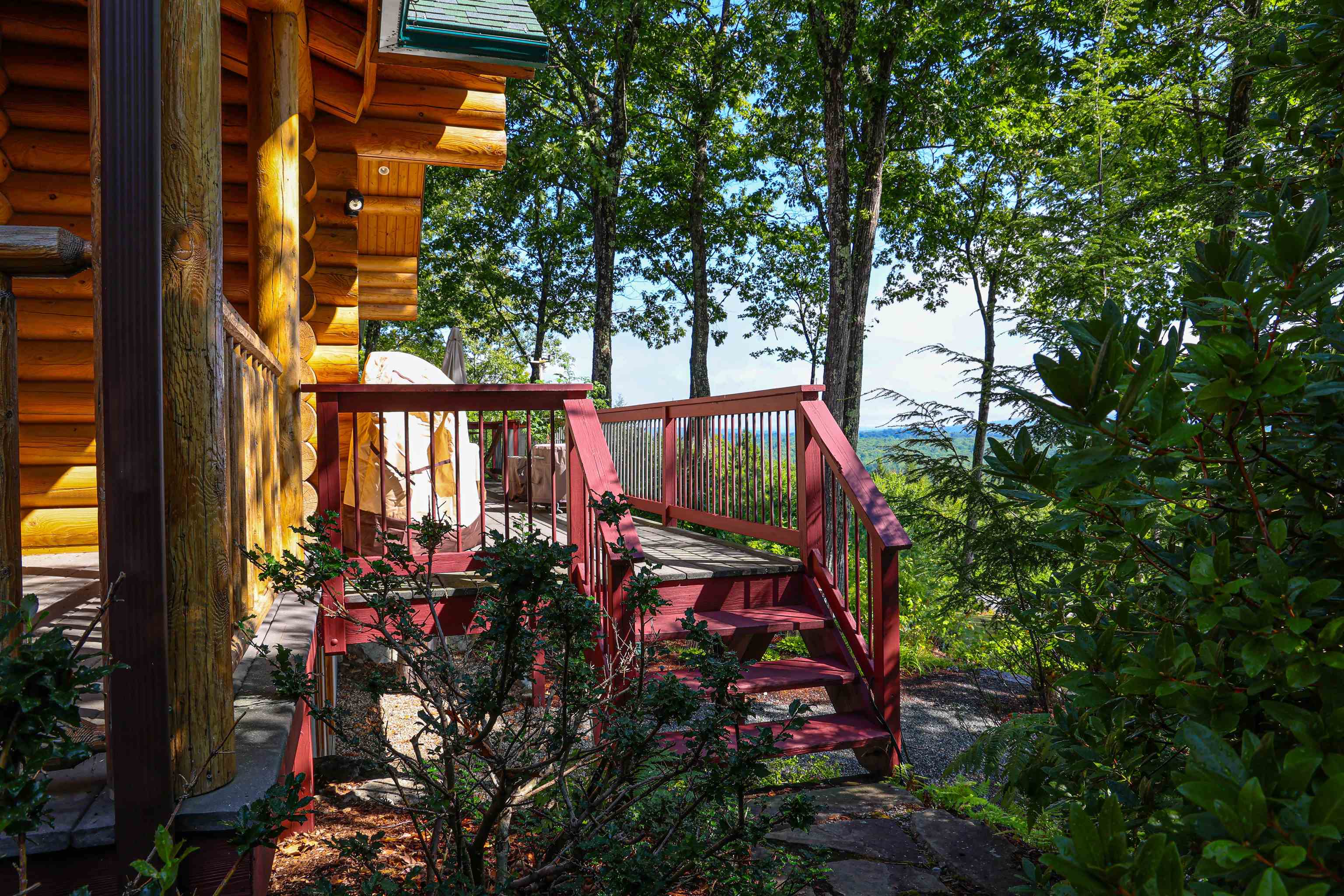 Side Entrance to Front View Porch