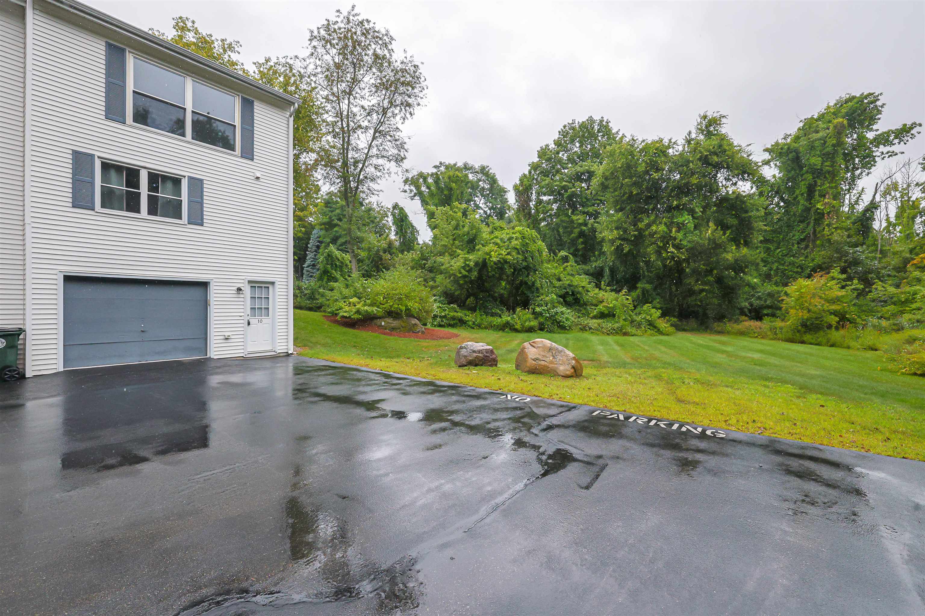 1325 Candia Rd #10, Manchester, NH 03109