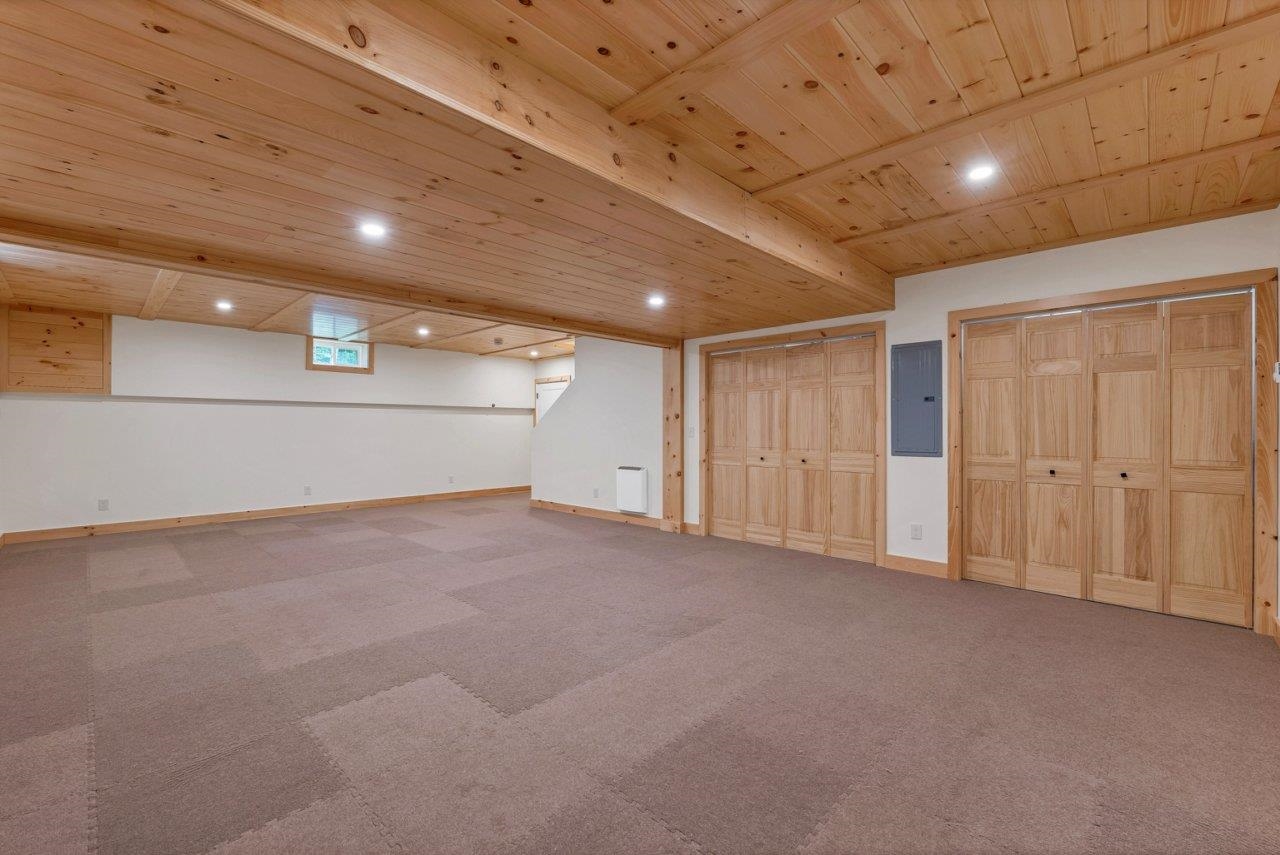 5 Garmish Dr, New Durham, NH 03855