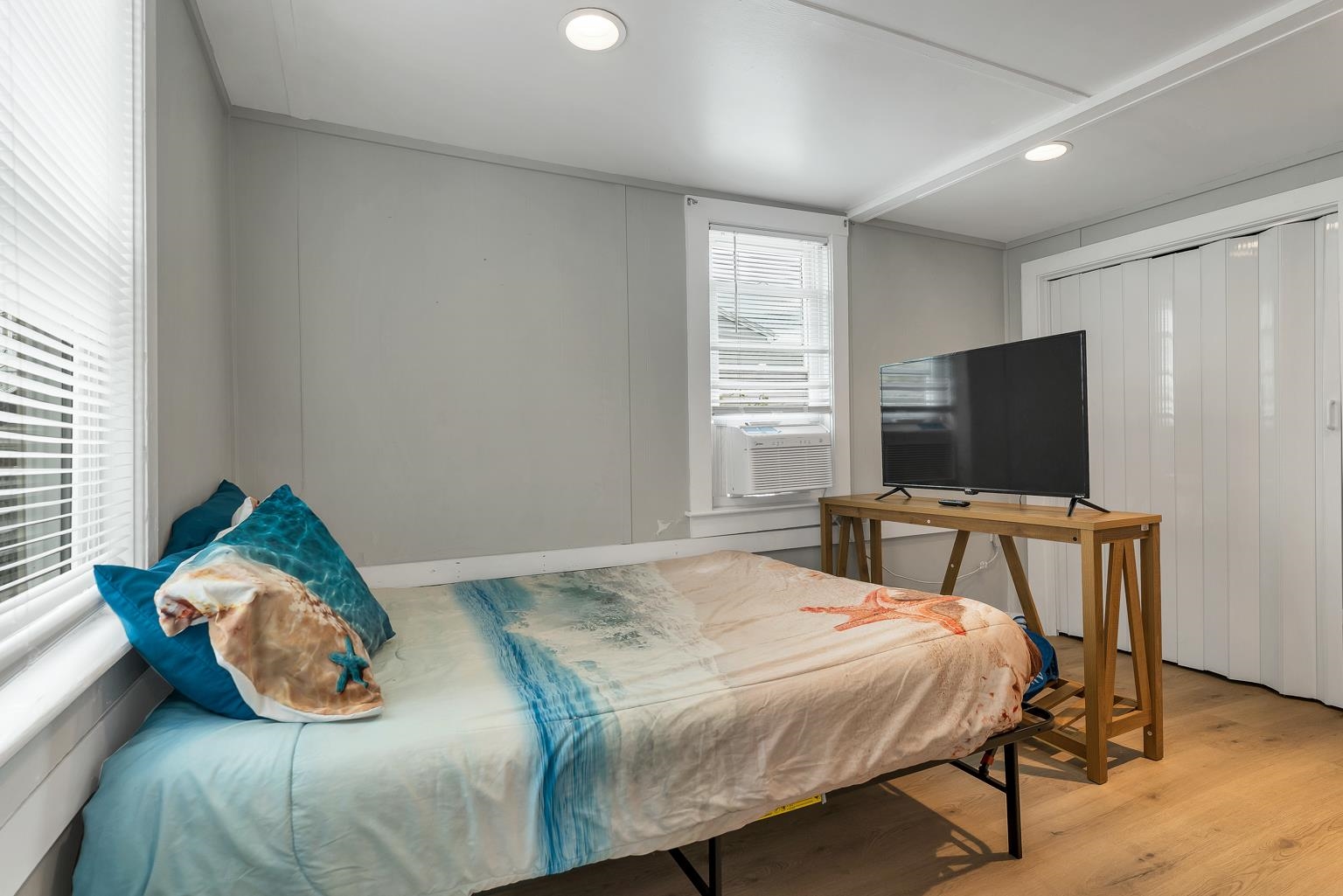 9 Riverview Ter, Hampton, NH 03842