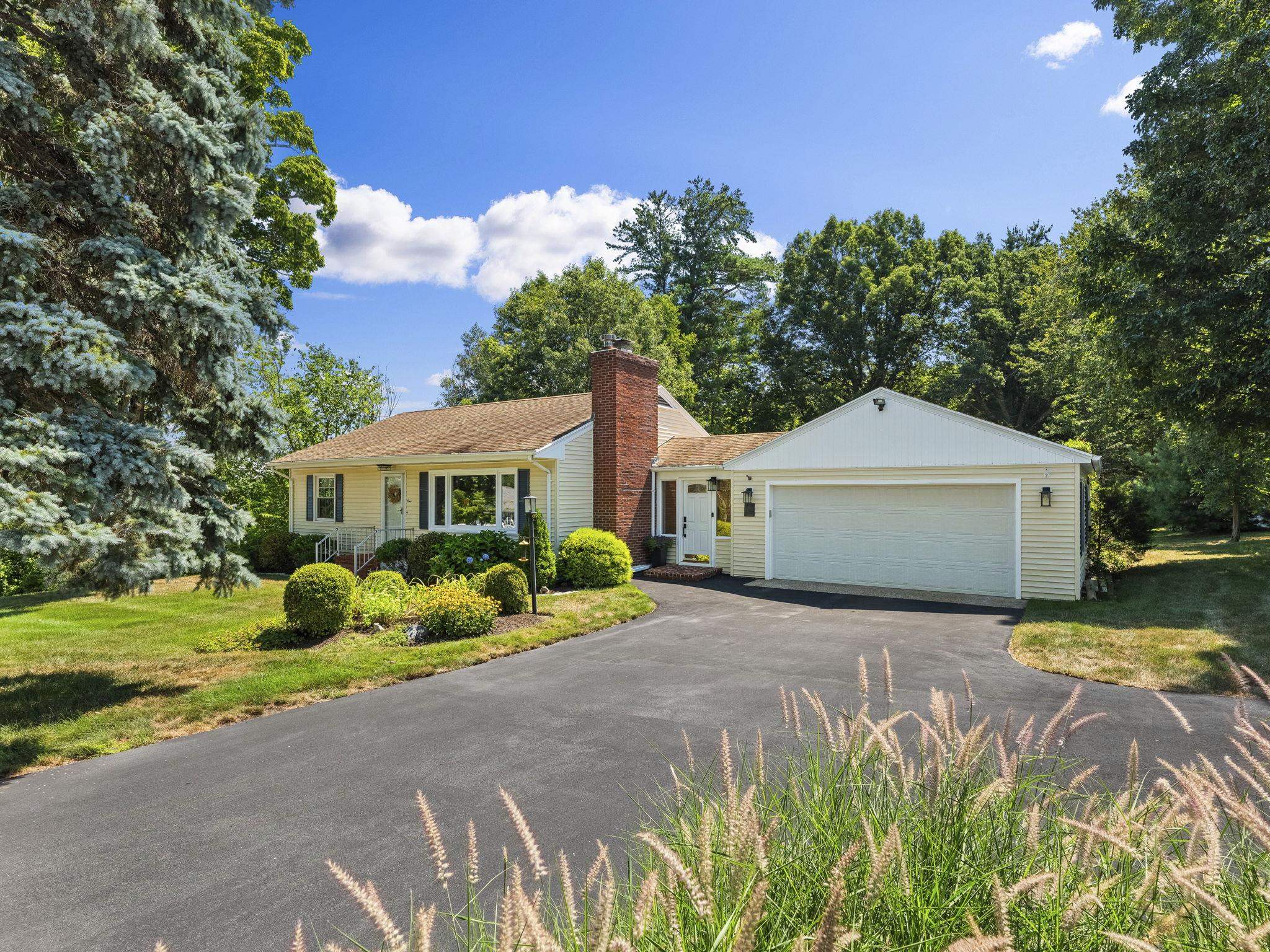 1 Roberts Rd, Dover, NH 03820