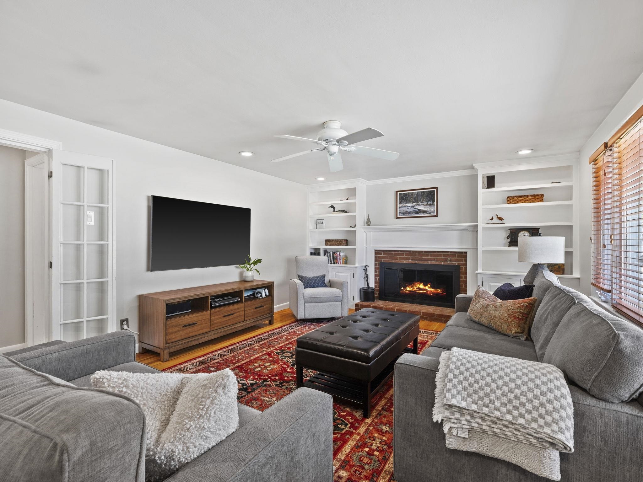 1 Roberts Rd, Dover, NH 03820
