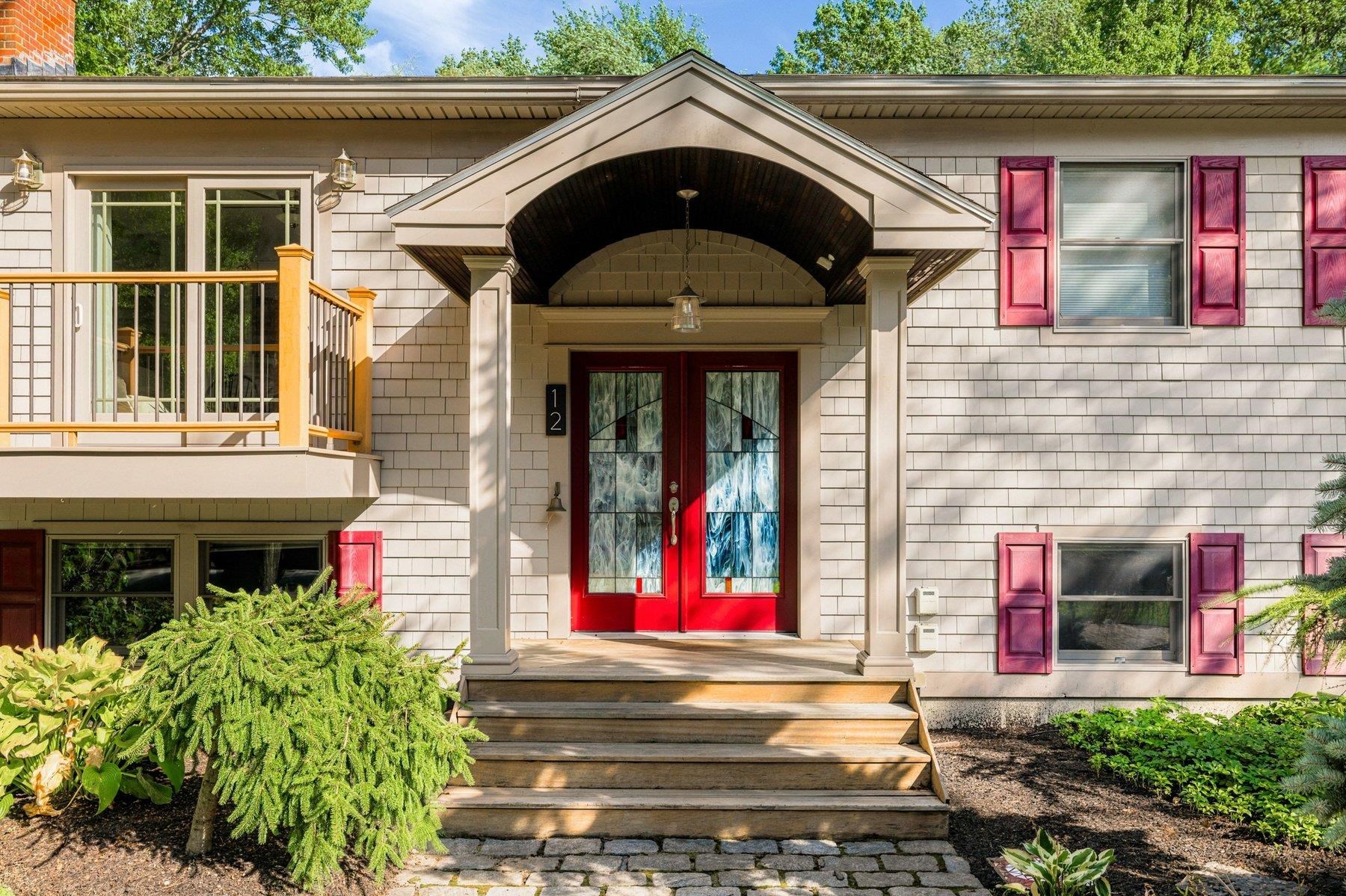 12 Taft Rd, Portsmouth, NH 03801
