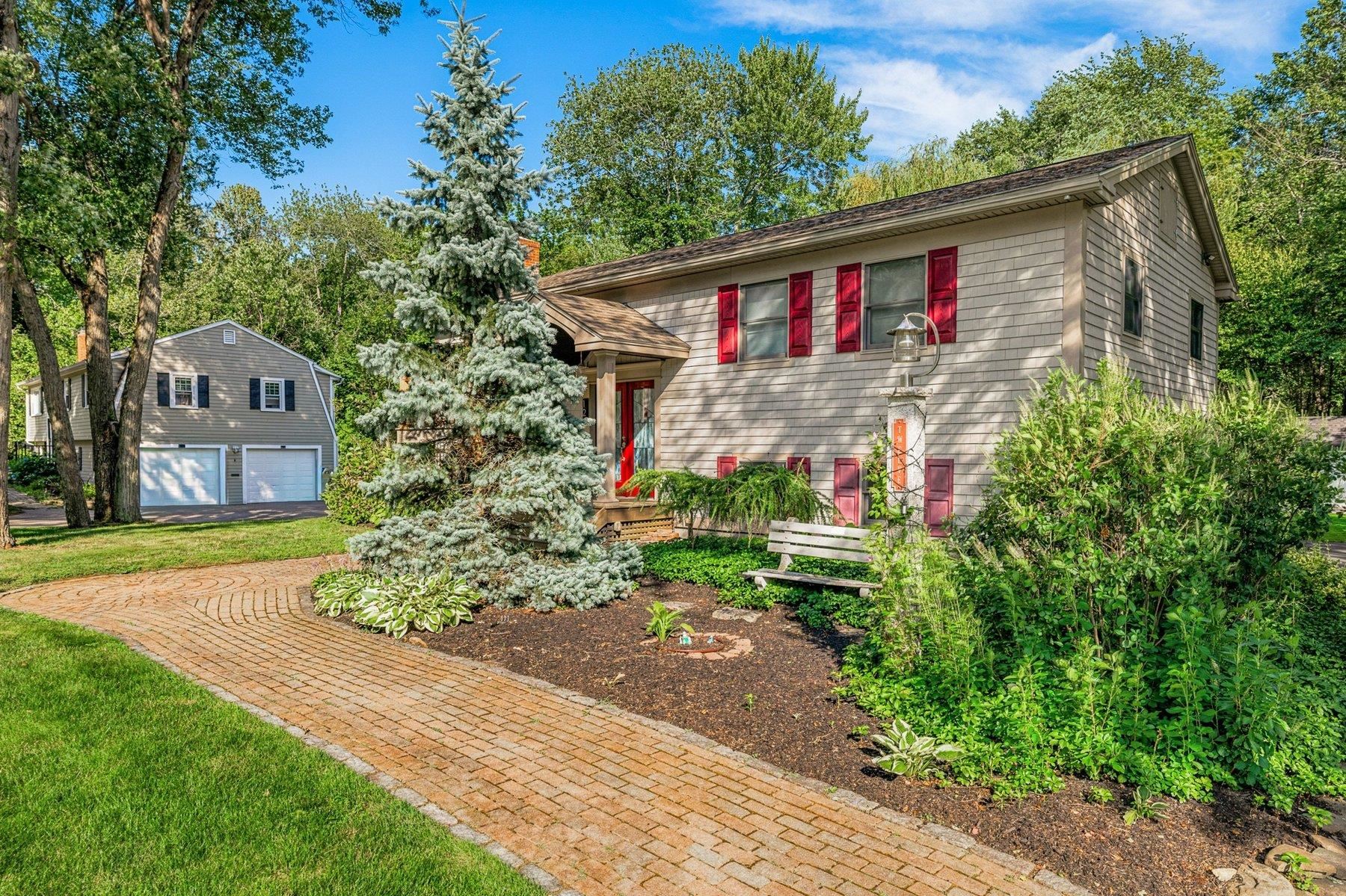 12 Taft Rd, Portsmouth, NH 03801