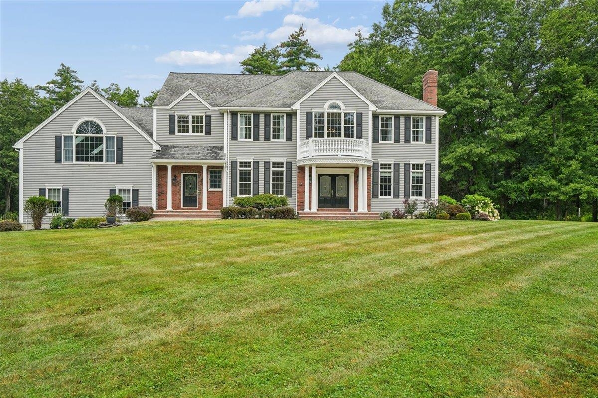 19 Ballard Ln, Salem, NH 03079