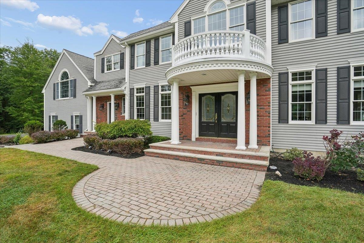 19 Ballard Ln, Salem, NH 03079