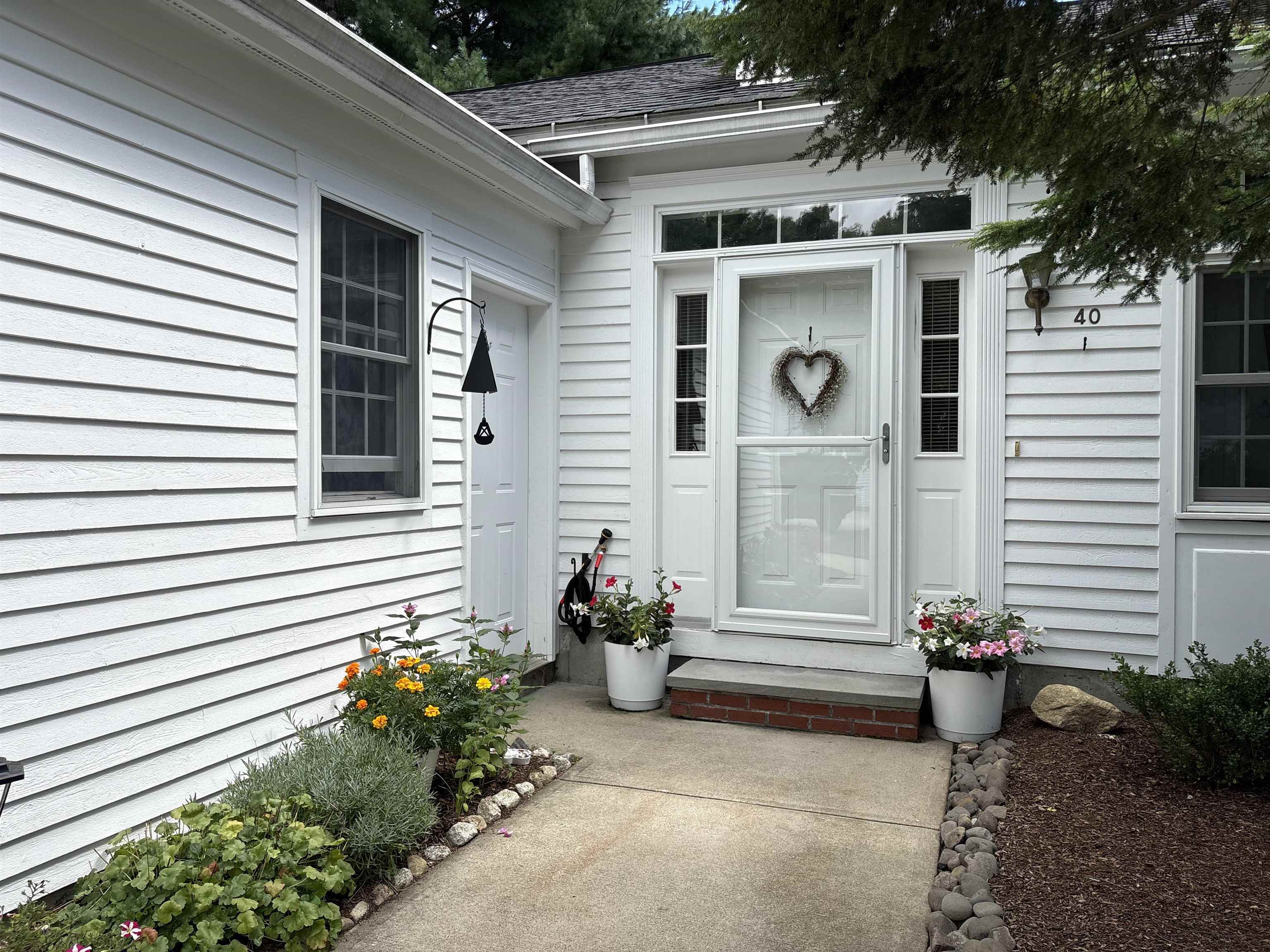 40 Windsor Ct, Keene, NH 03431