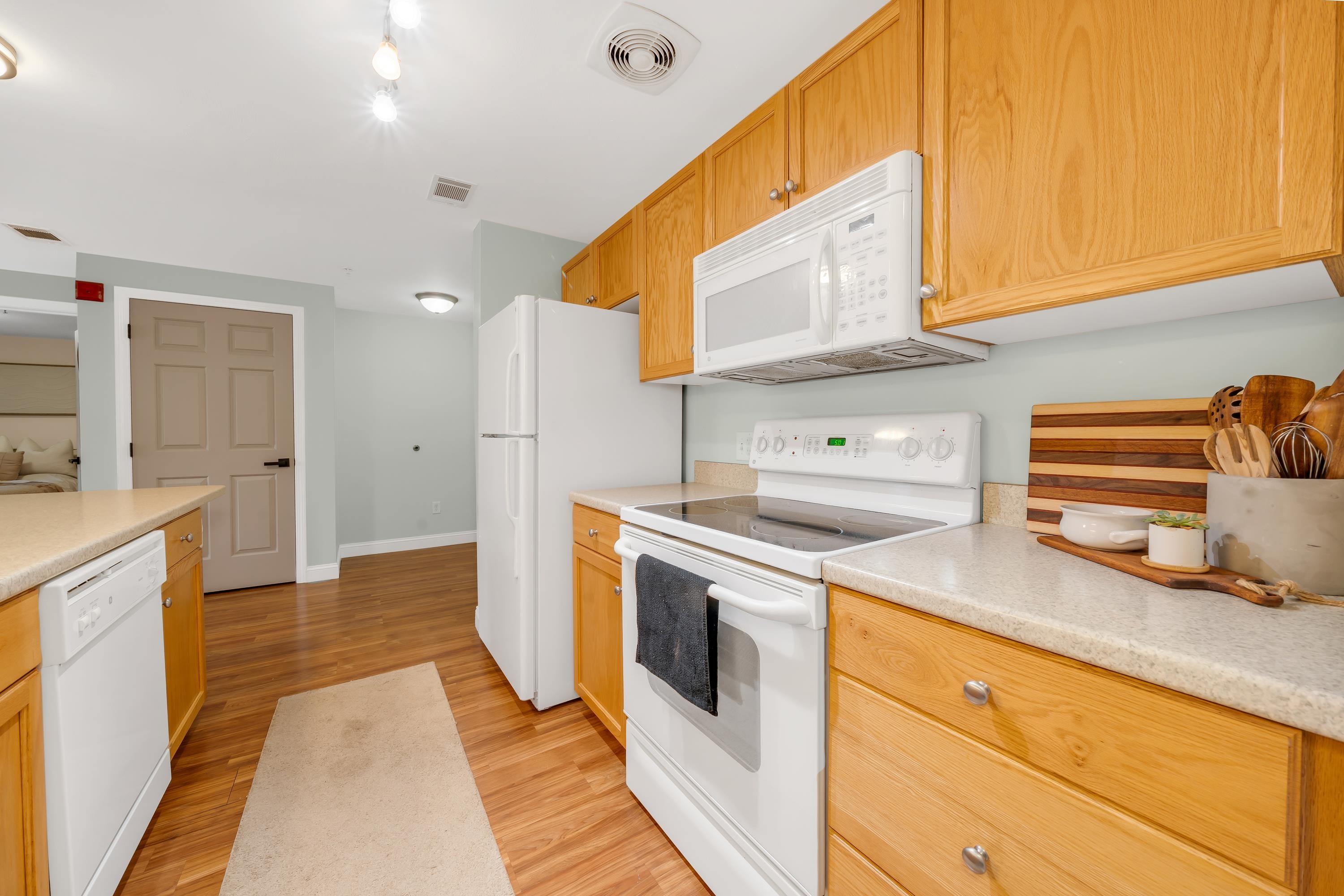 12 Vista Ridge Dr #40, Londonderry, NH 03053