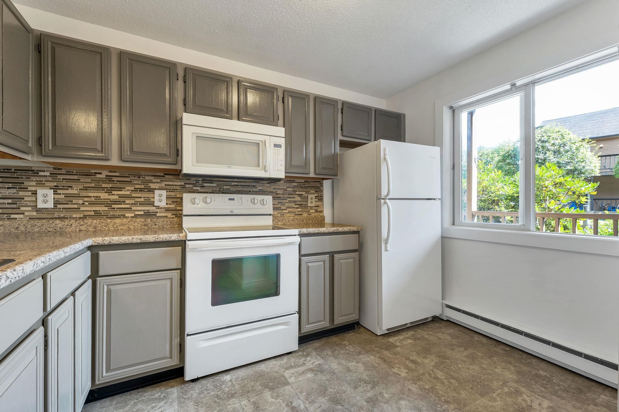 2nd image of 10 Notchview Ln #18, Lincoln, NH 03251 | MLS# 5106682