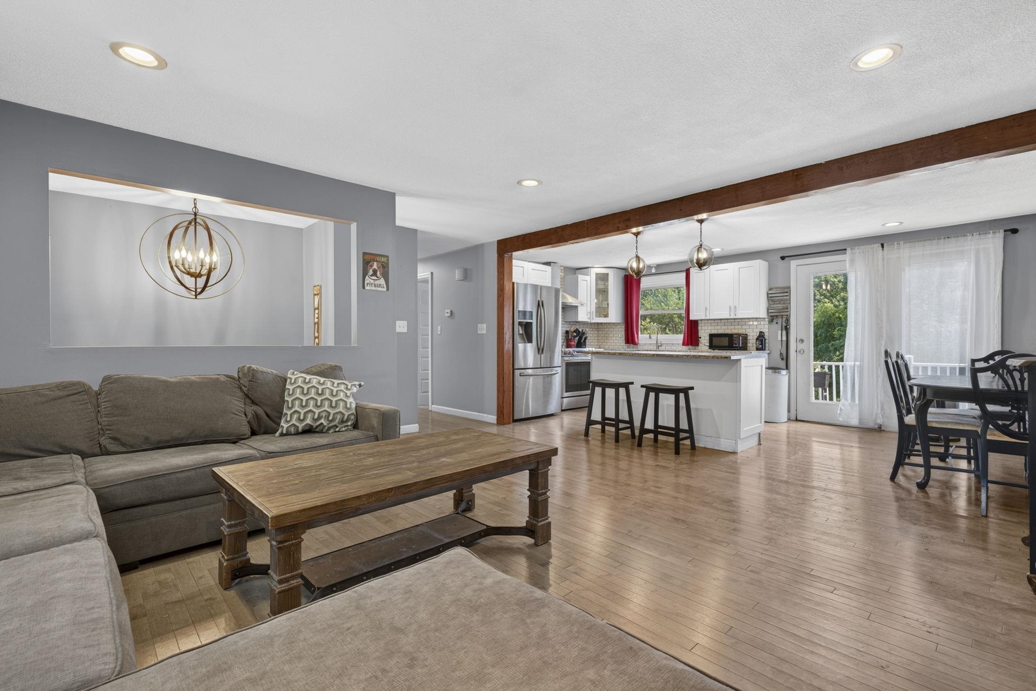 97 Pillsbury Rd, Londonderry, NH 03053