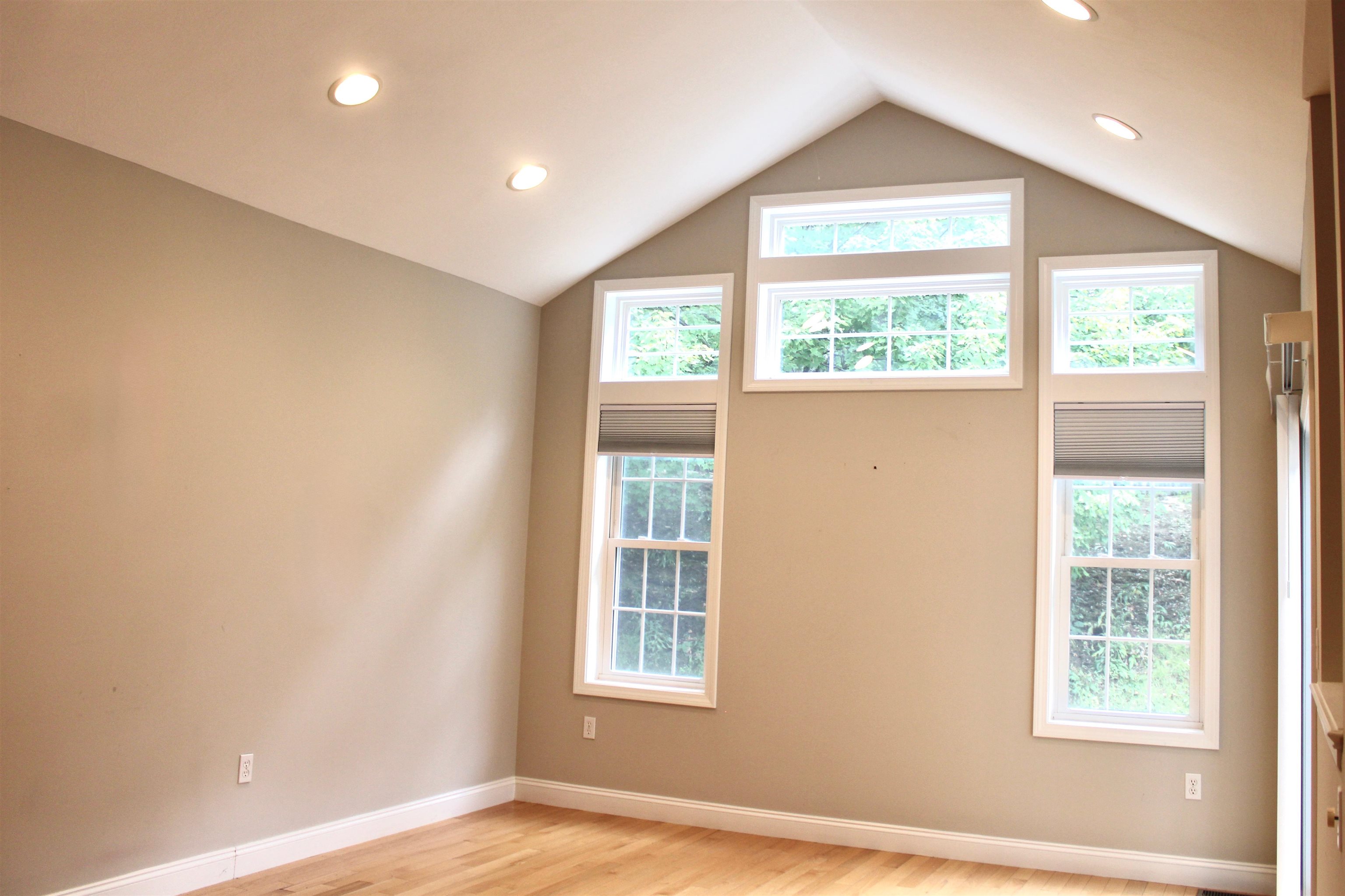 25 Augustus Cir, Nashua, NH 03054
