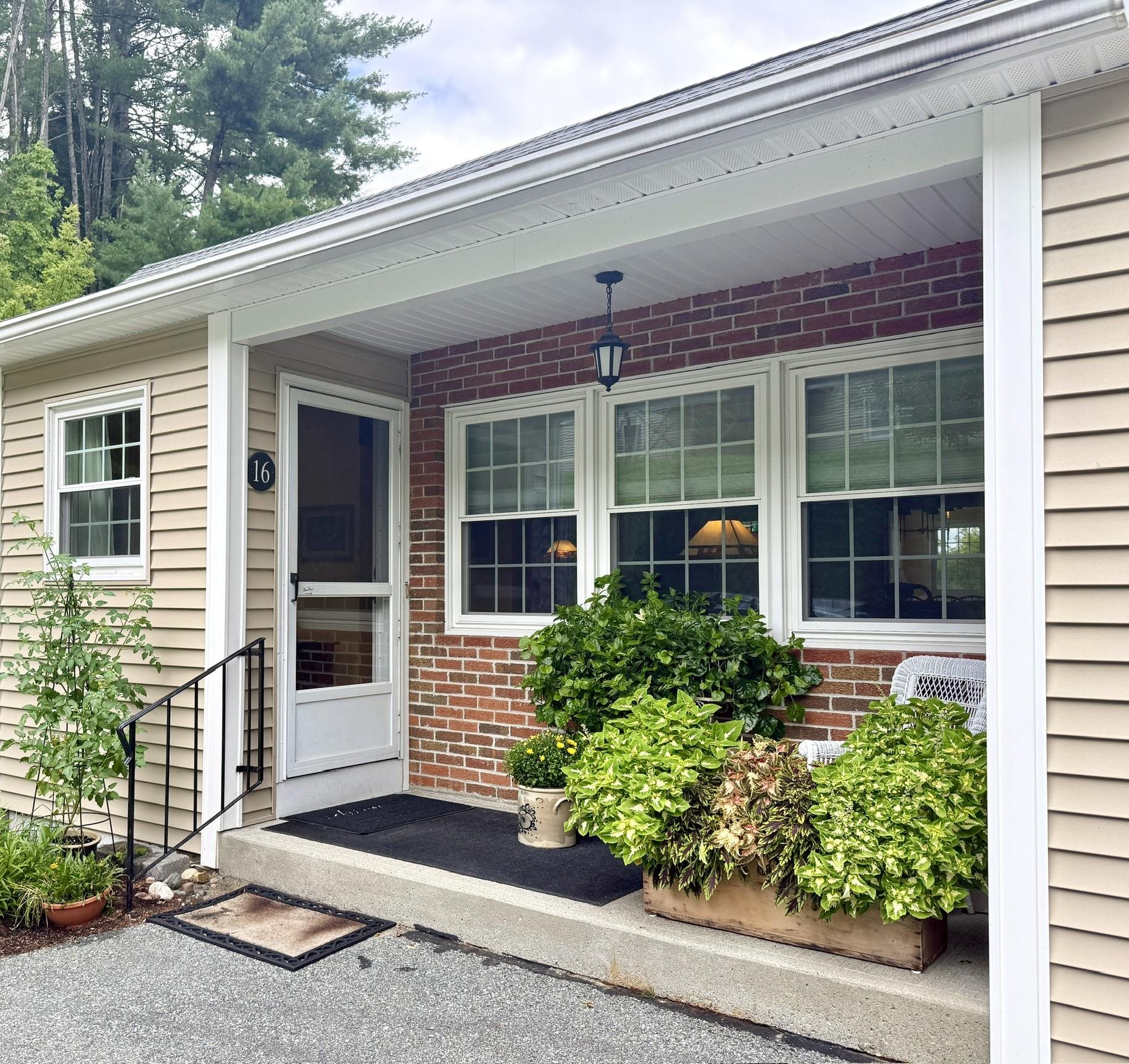 6 Oak Ridge Rd #16, Lebanon, NH 03784