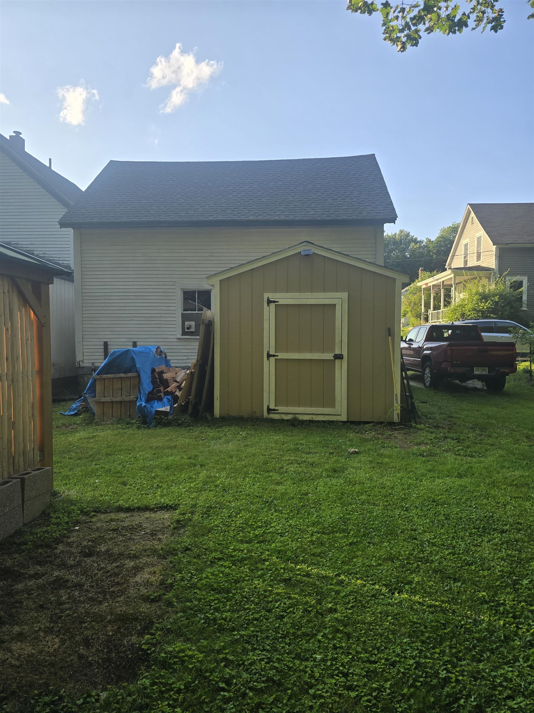 29 Woodland St, Newport, NH 03773