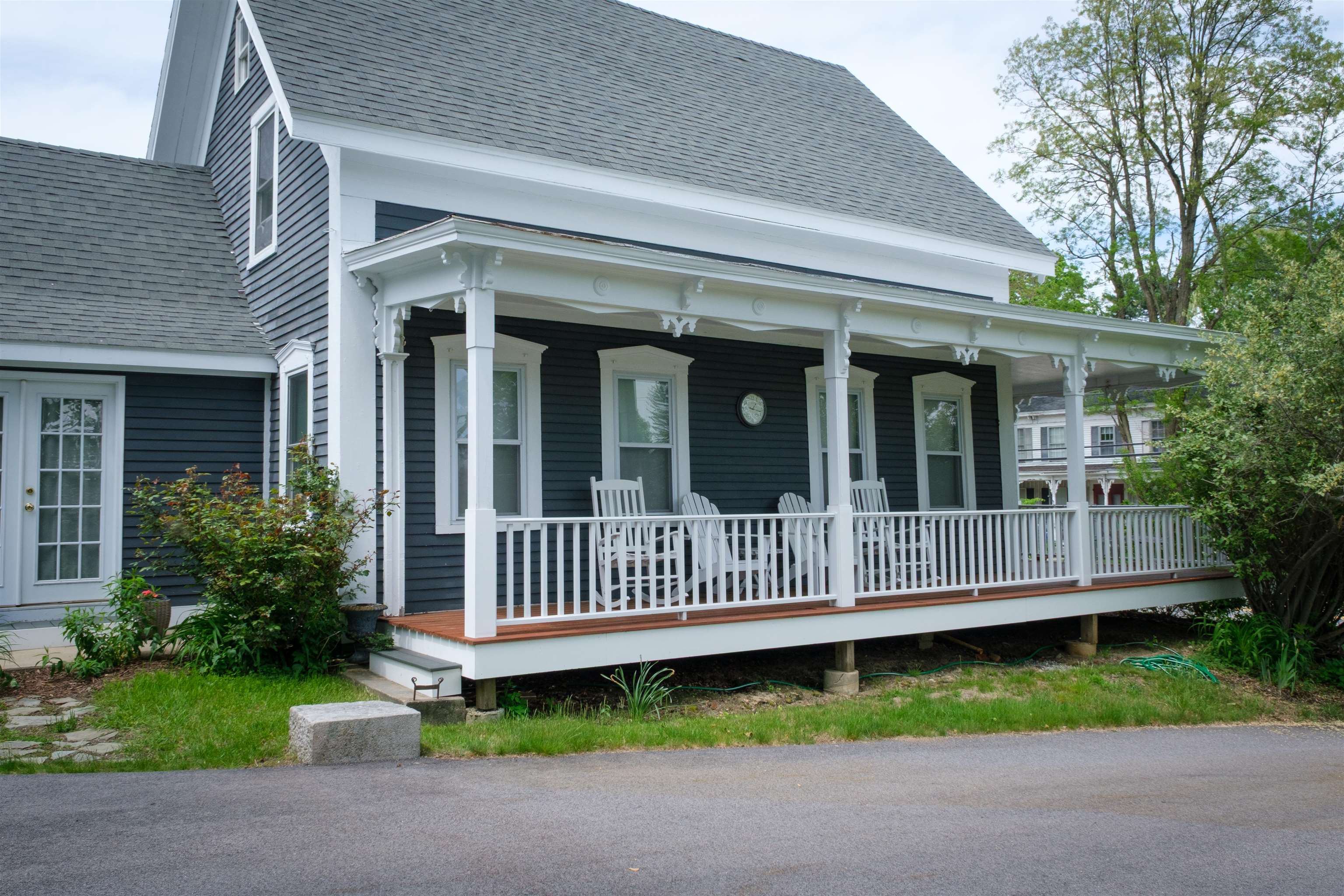 10 N Main St, Mont Vernon, NH 03057