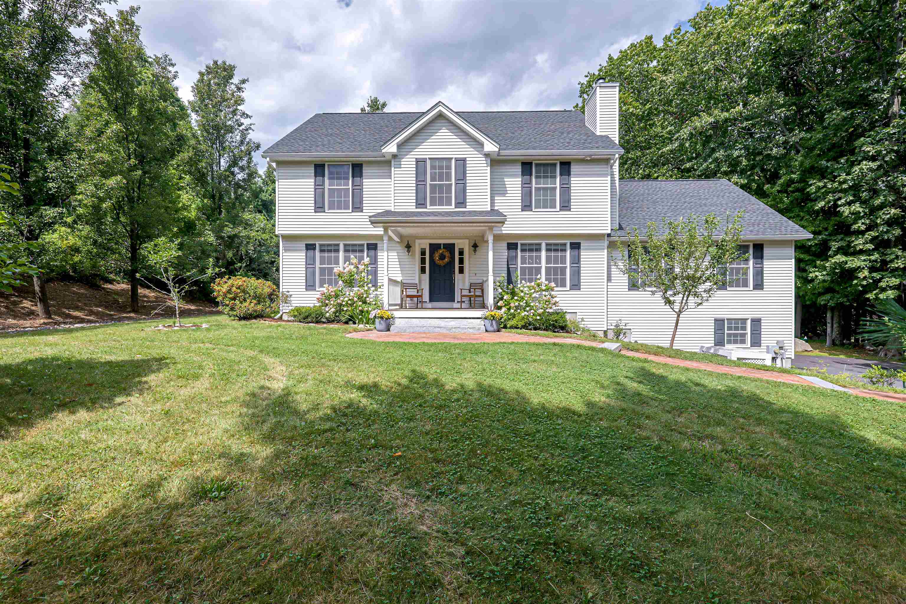 121 Birkdale Rd, Bedford, NH 03110