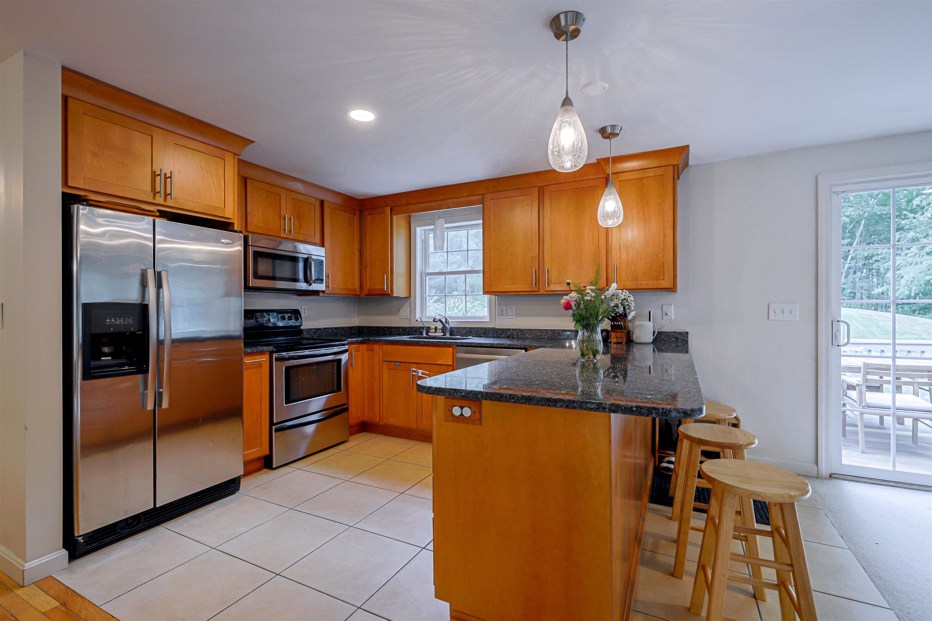 121 Birkdale Rd, Bedford, NH 03110